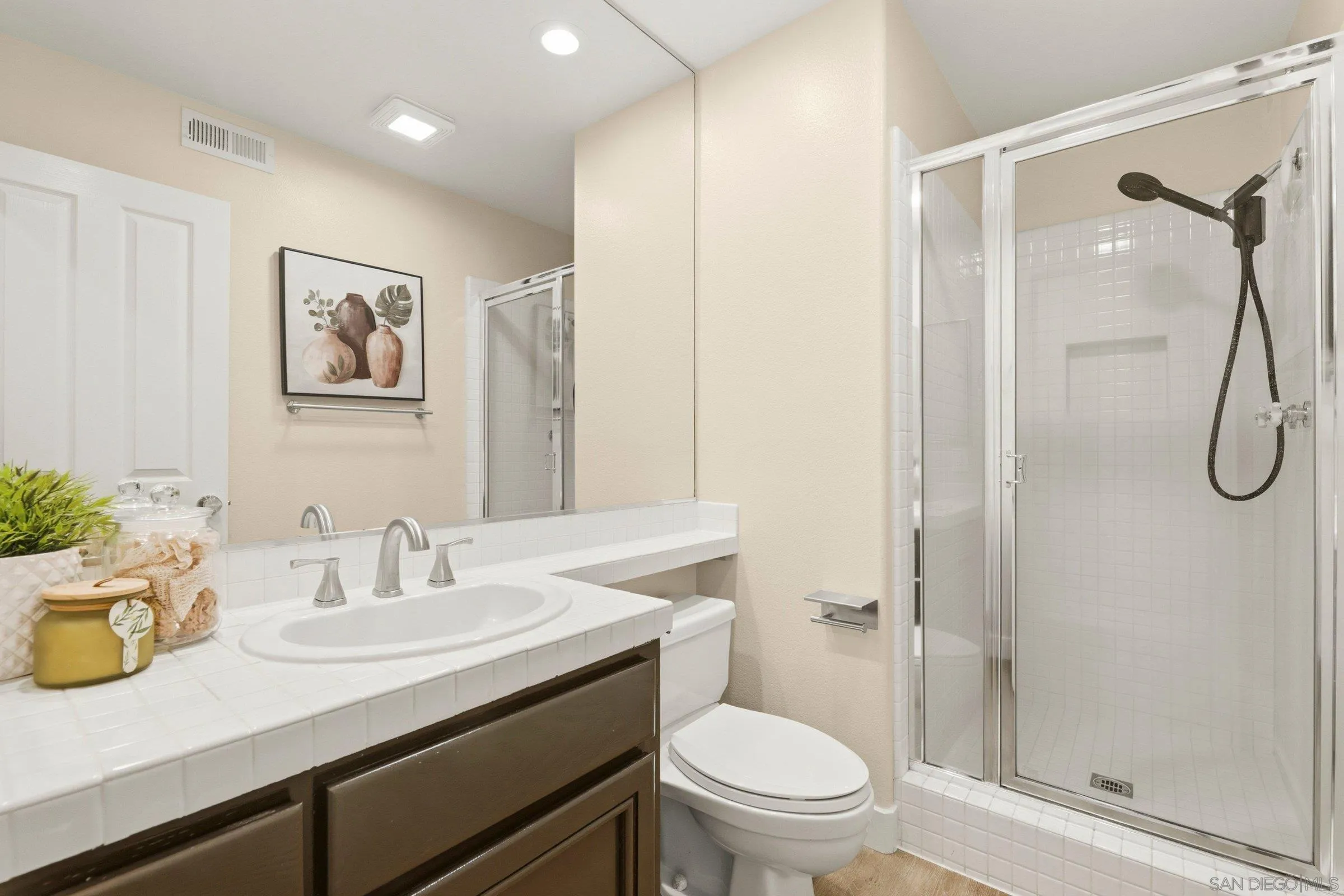 https://cdn.realtyfeed.com/cdn/127/260010929/cb642a3413200379bde9e549c2540d69.webp