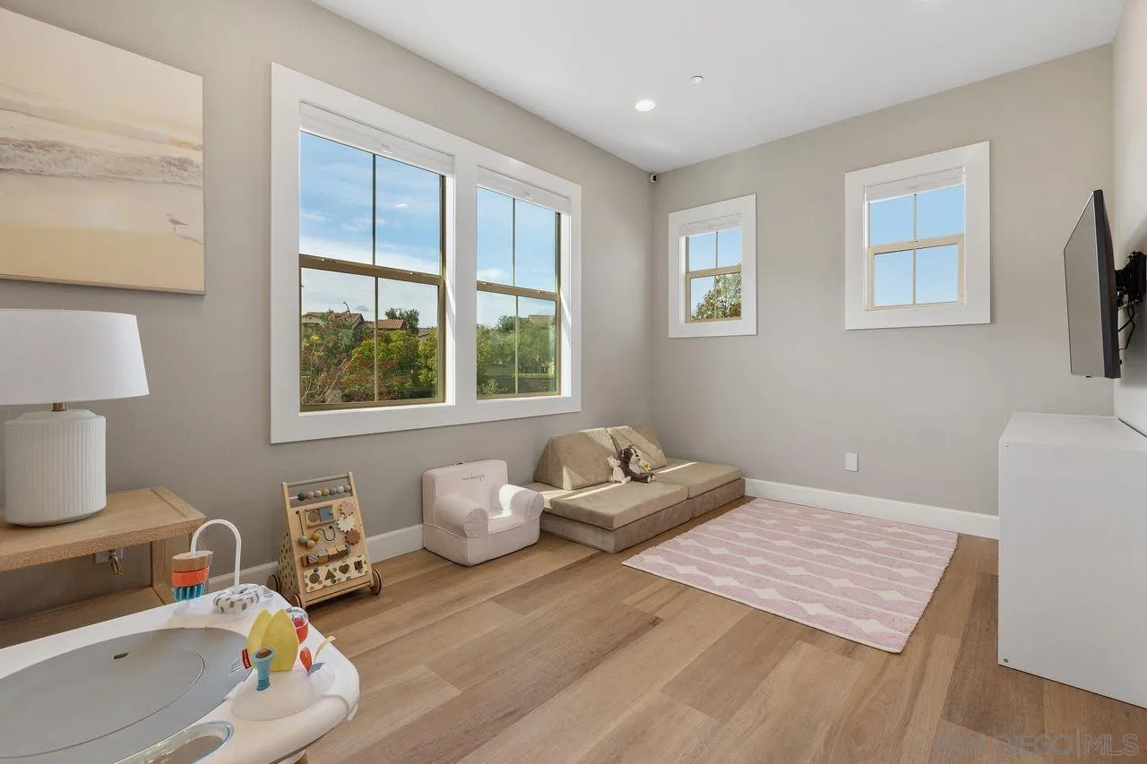 https://cdn.realtyfeed.com/cdn/127/260010930/9eb55cefe68b328eb7e773c0d401c181.webp