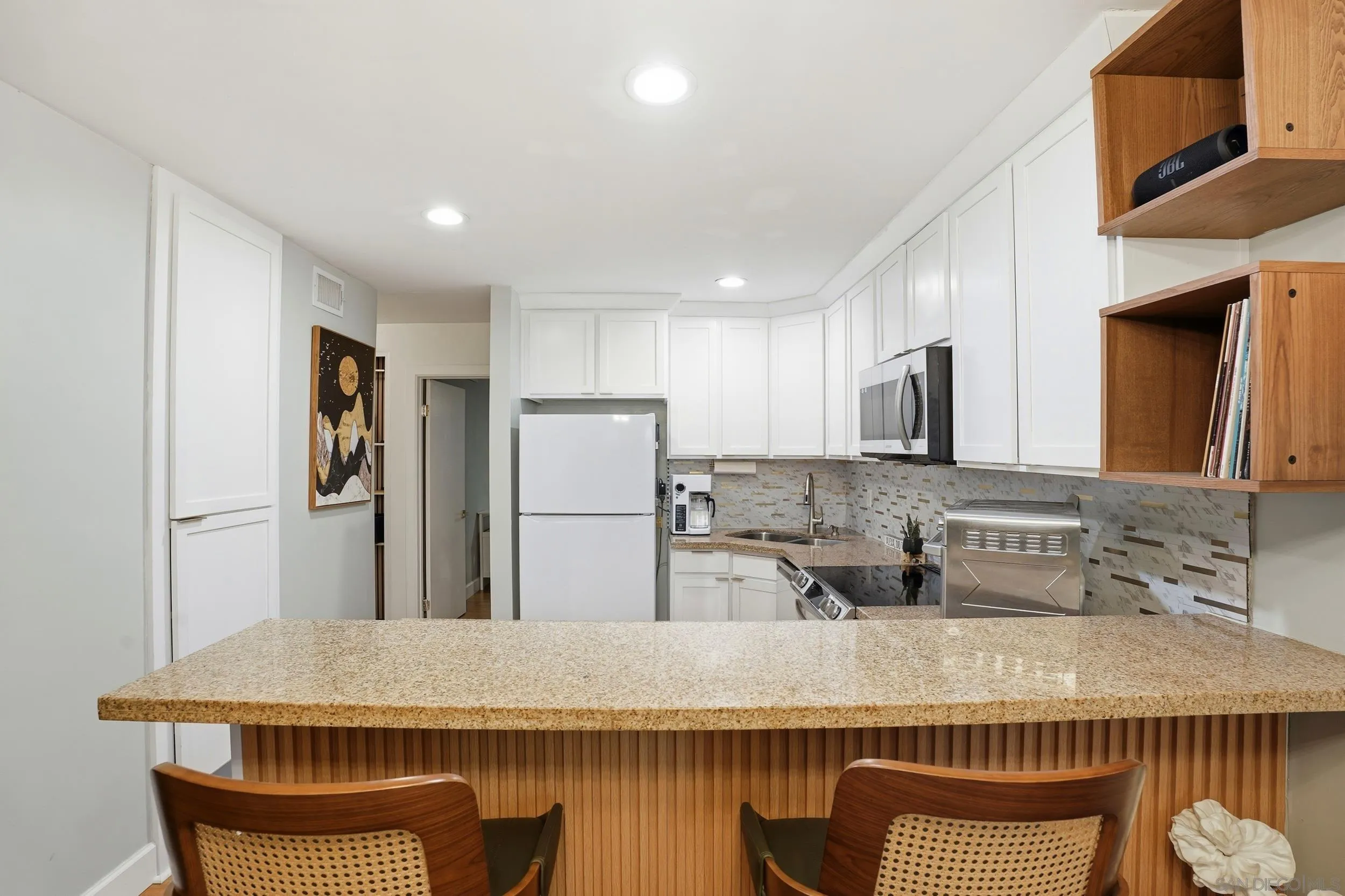 https://cdn.realtyfeed.com/cdn/127/260010933/0496354f54925621d6cc6a801825aa97.webp