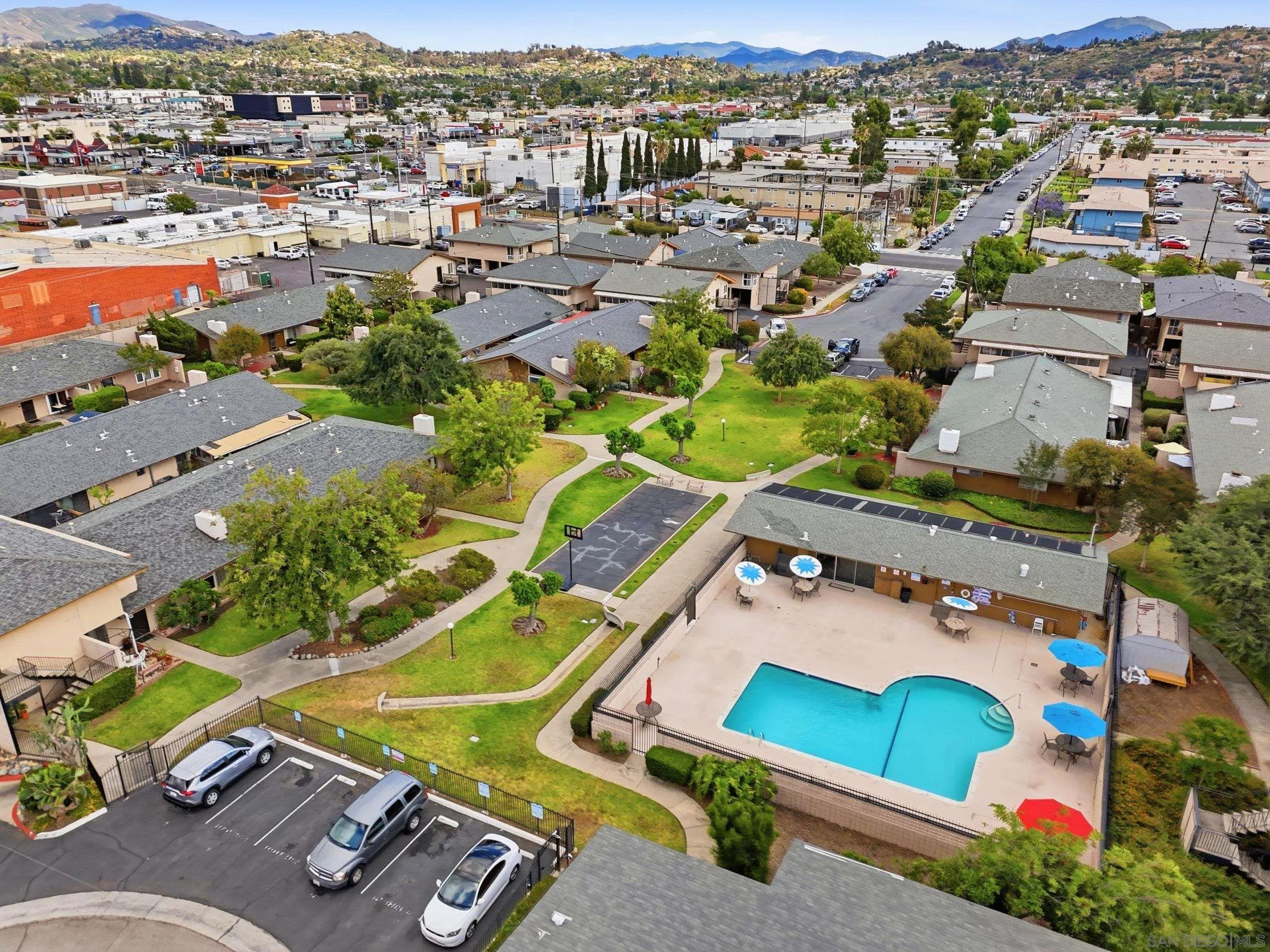 https://cdn.realtyfeed.com/cdn/127/260010933/4366a8af60de2c0ef5070fda3a0045bb.webp