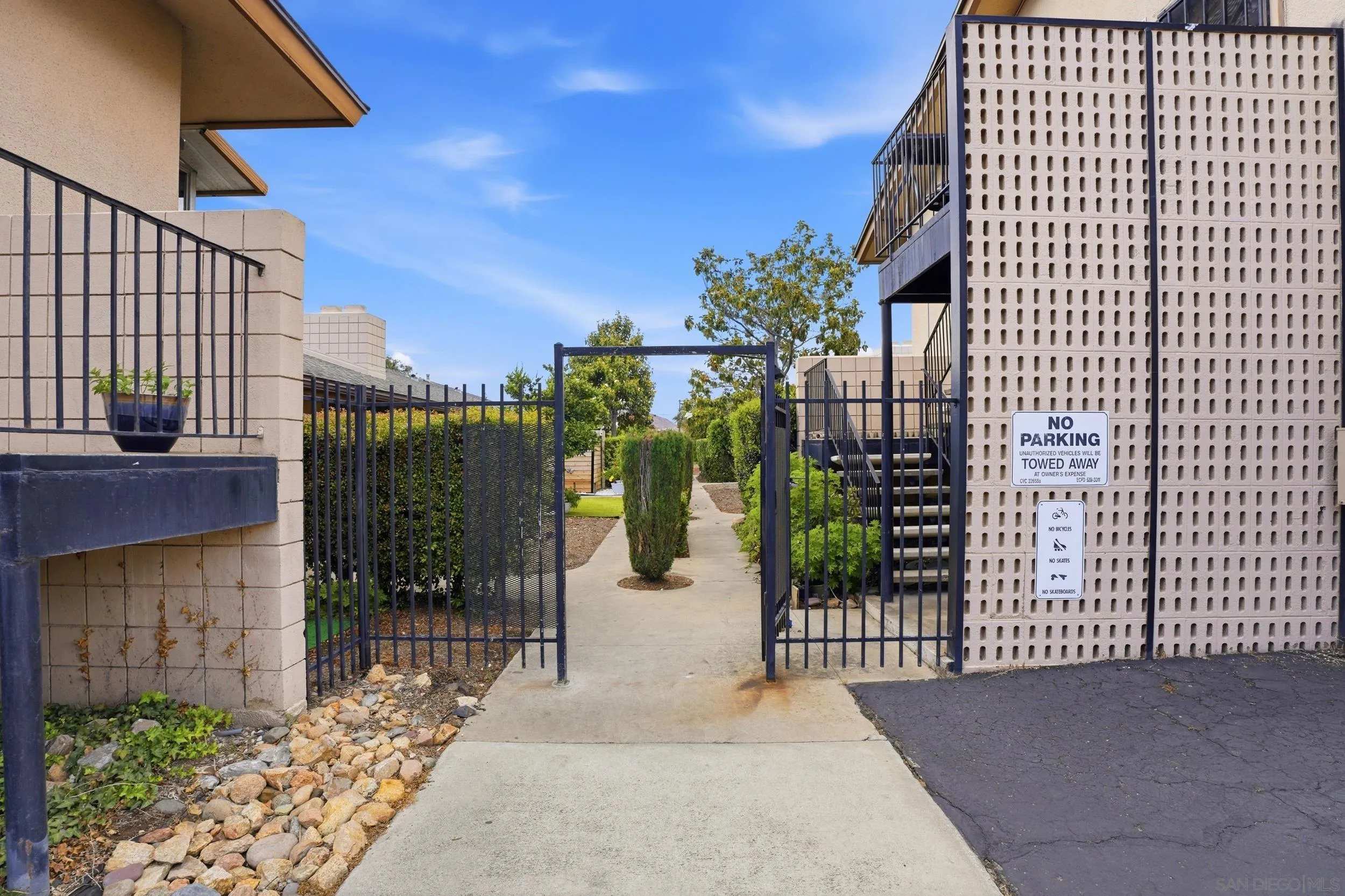 https://cdn.realtyfeed.com/cdn/127/260010933/a556657c2413de40ec6ad5aa84a04981.webp