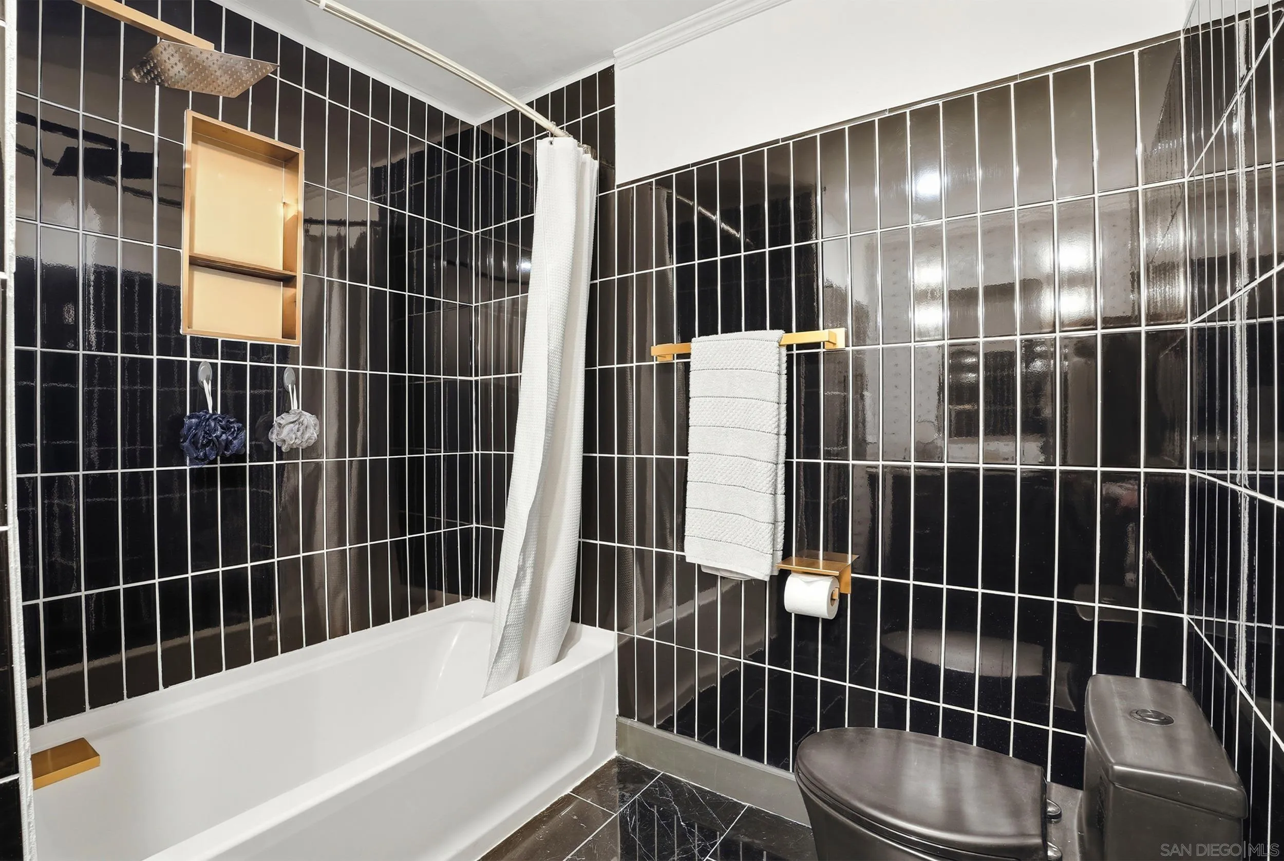 https://cdn.realtyfeed.com/cdn/127/260010933/f66f3370973df57cdcd1021b7e5d50e9.webp