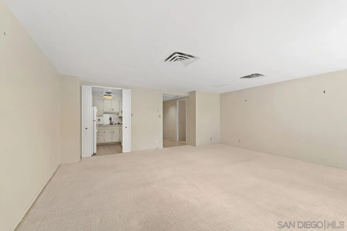 Photo #6: 260010939 Listing: Photo #6