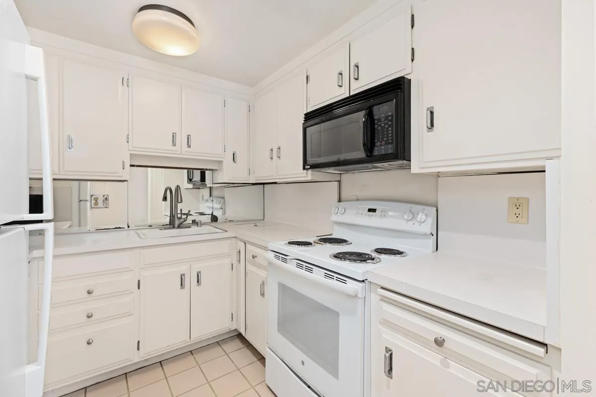 Photo #11: 260010939 Listing: Photo #11