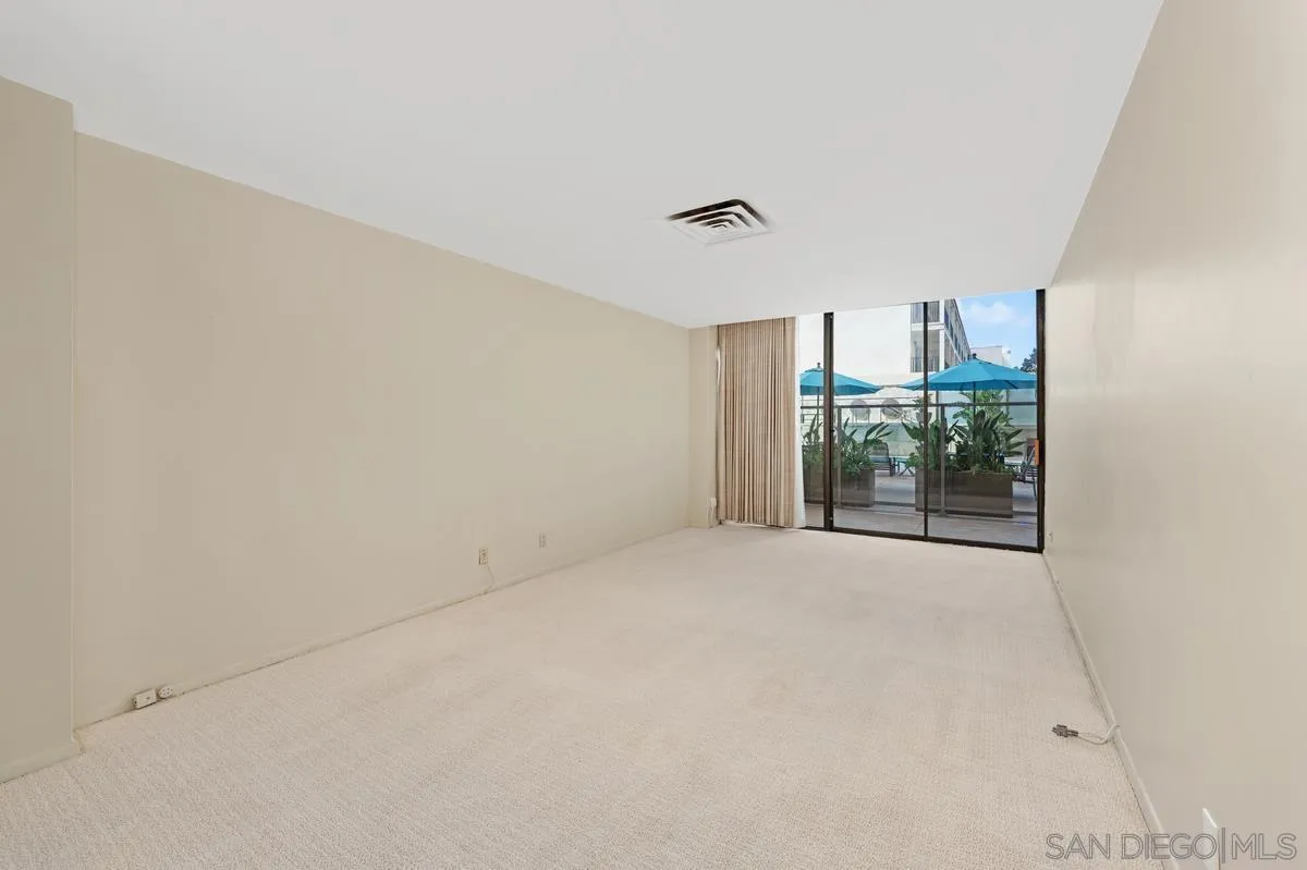 Photo #15: 260010939 Listing: Photo #15