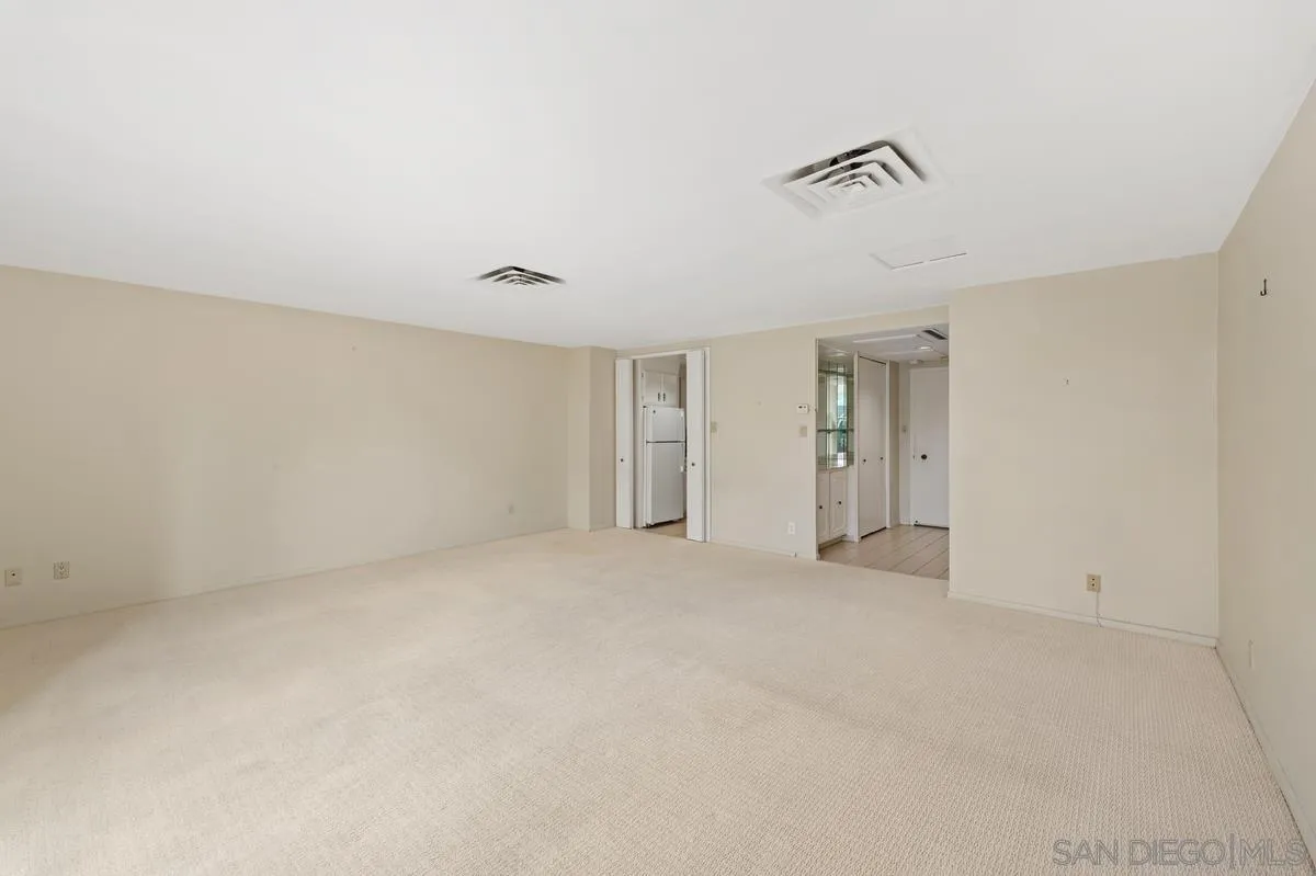 Photo #7: 260010939 Listing: Photo #7
