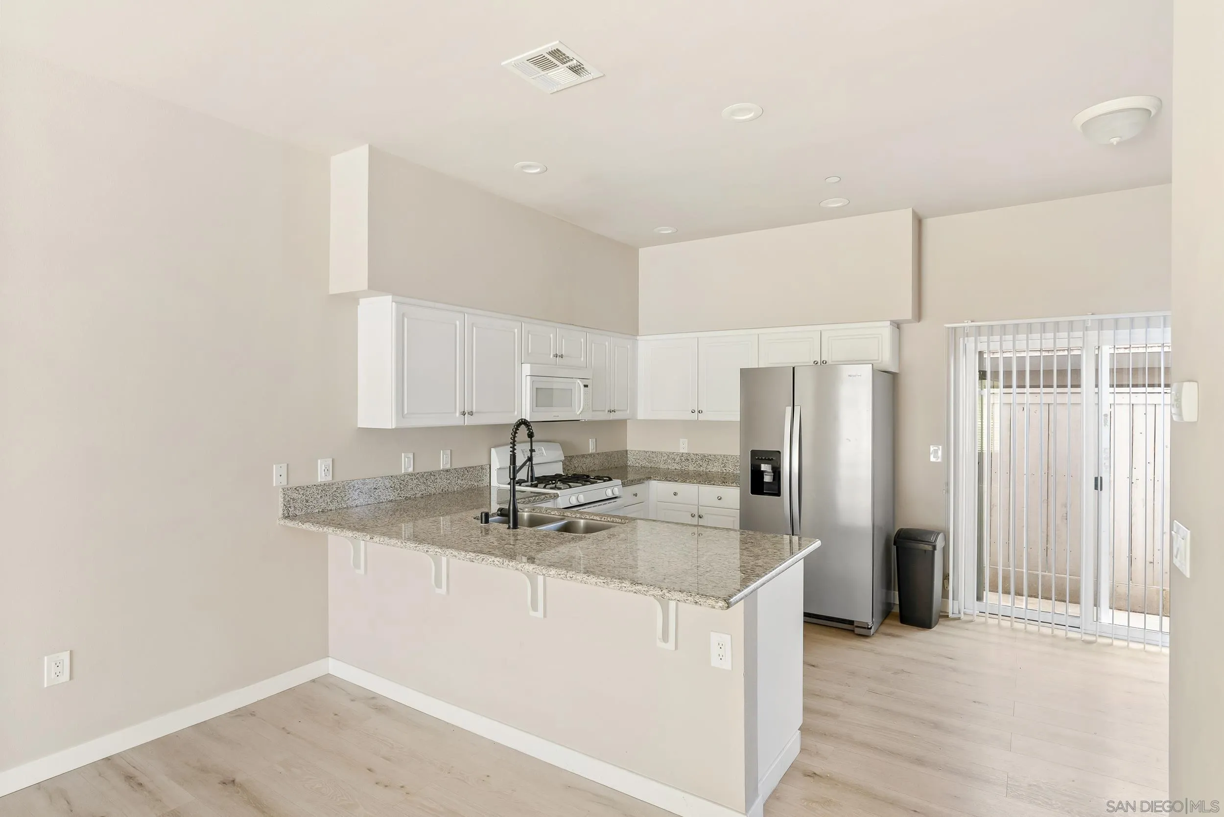 Photo #9: 260010941 Listing: Photo #9