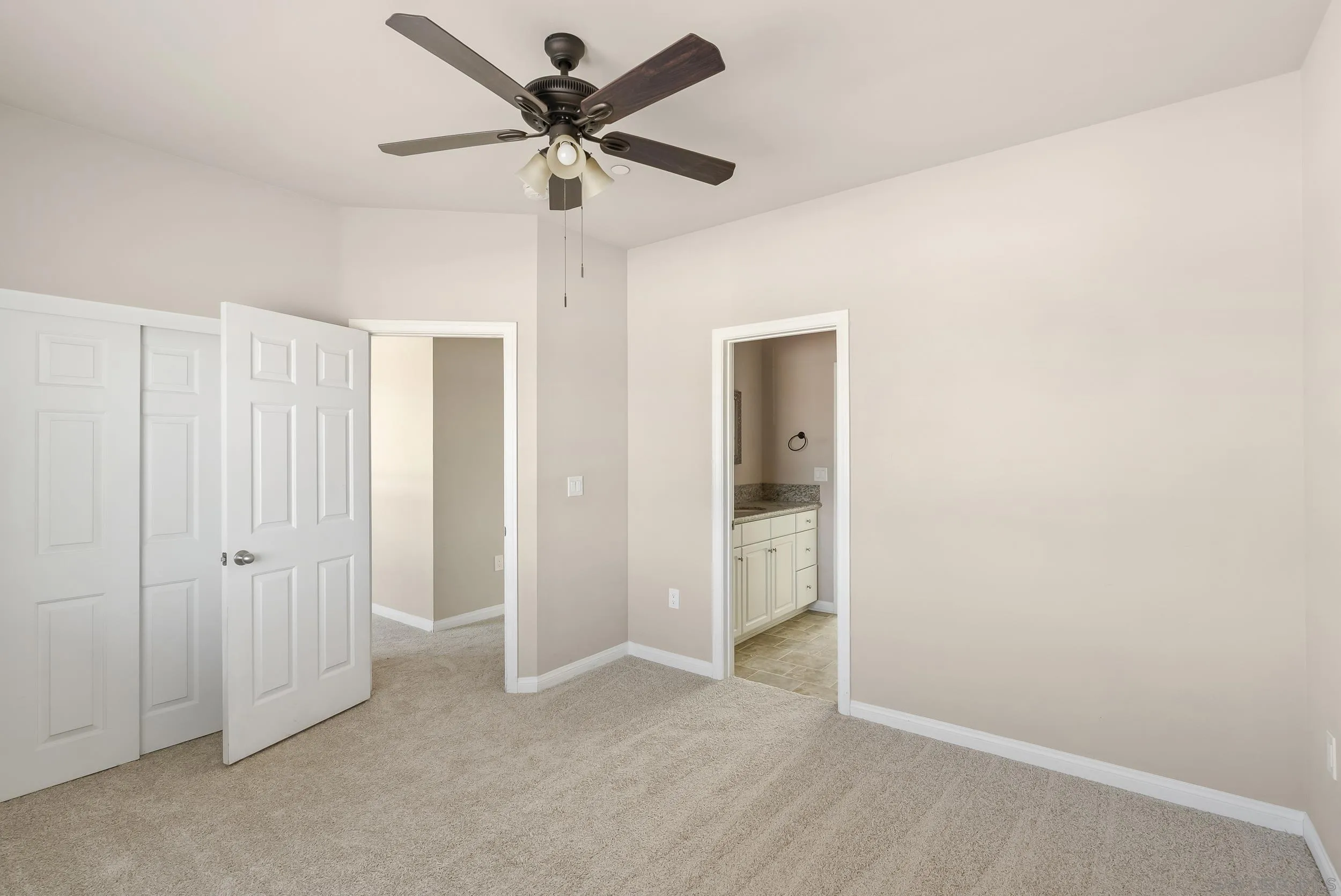 Photo #25: 260010941 Listing: Photo #25