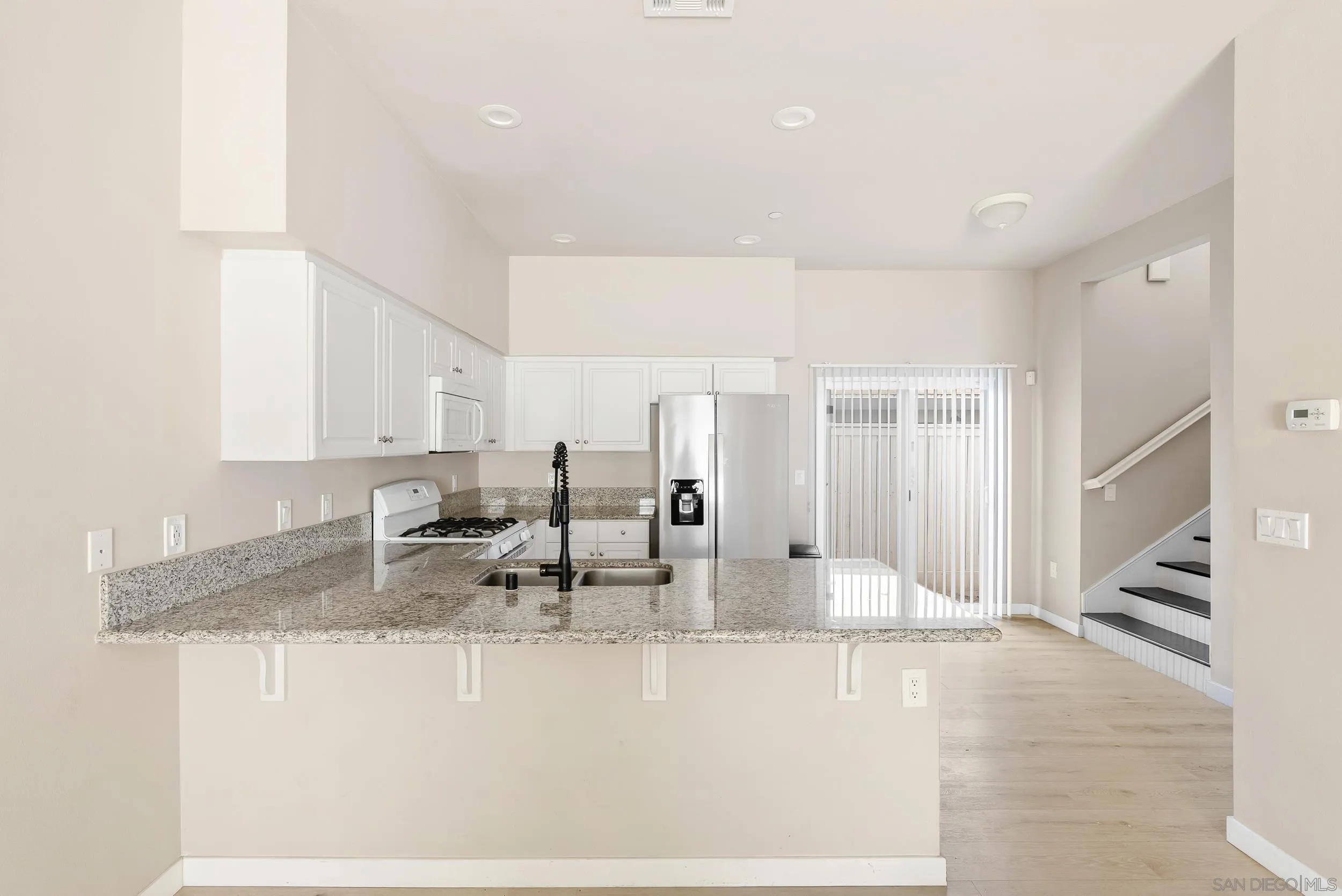 Photo #8: 260010941 Listing: Photo #8