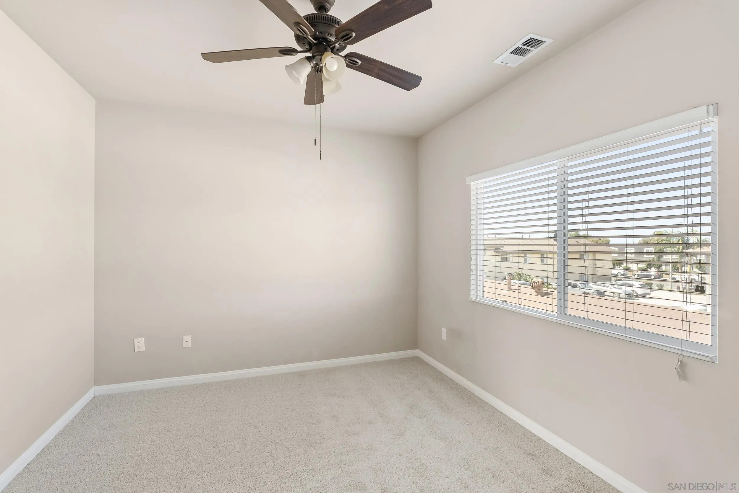 Photo #23: 260010941 Listing: Photo #23