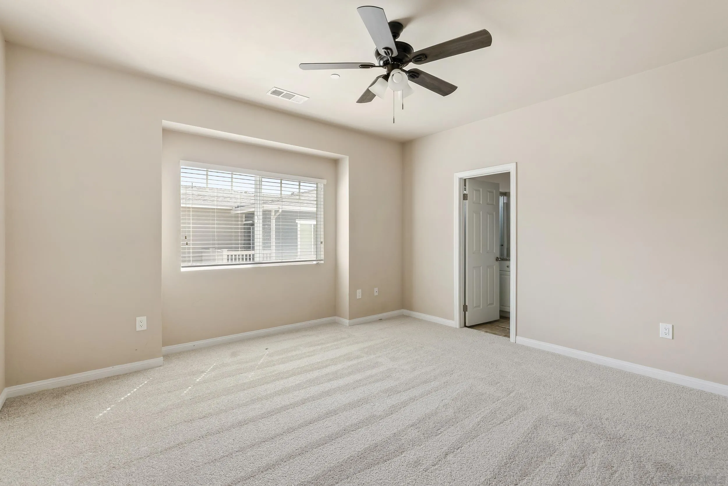 Photo #17: 260010941 Listing: Photo #17