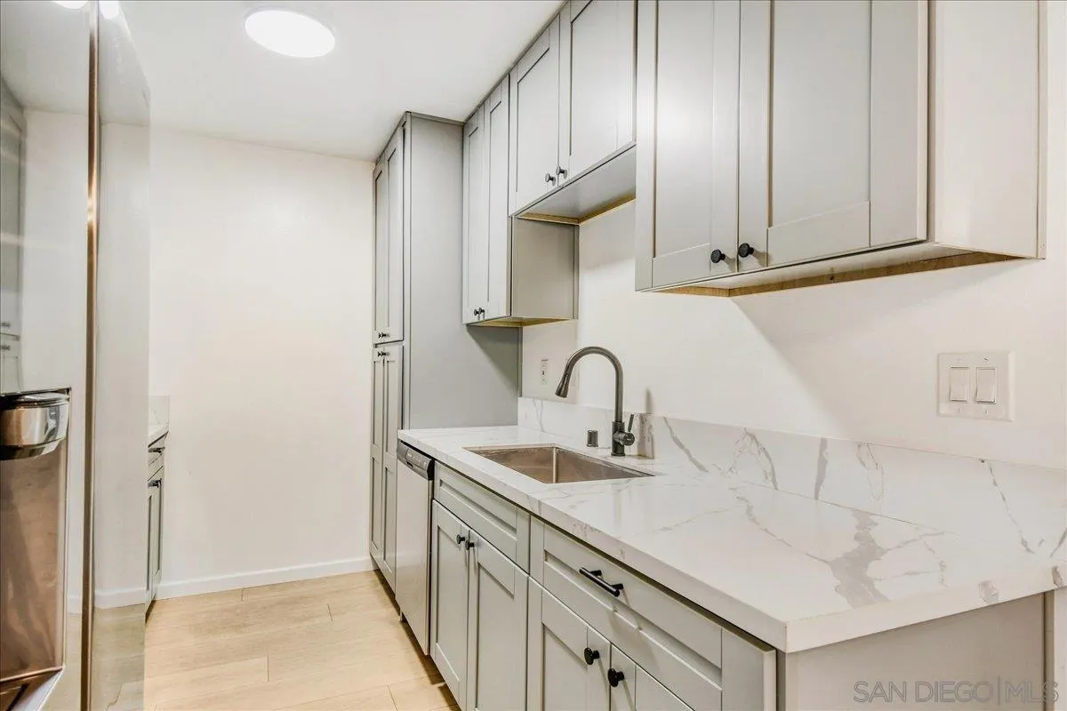 Photo #8: 260010945 Listing: Photo #8