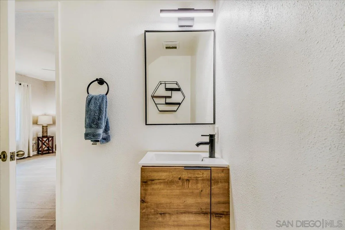 Photo #11: 260010945 Listing: Photo #11