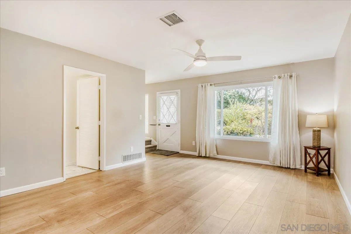 Photo #5: 260010945 Listing: Photo #5