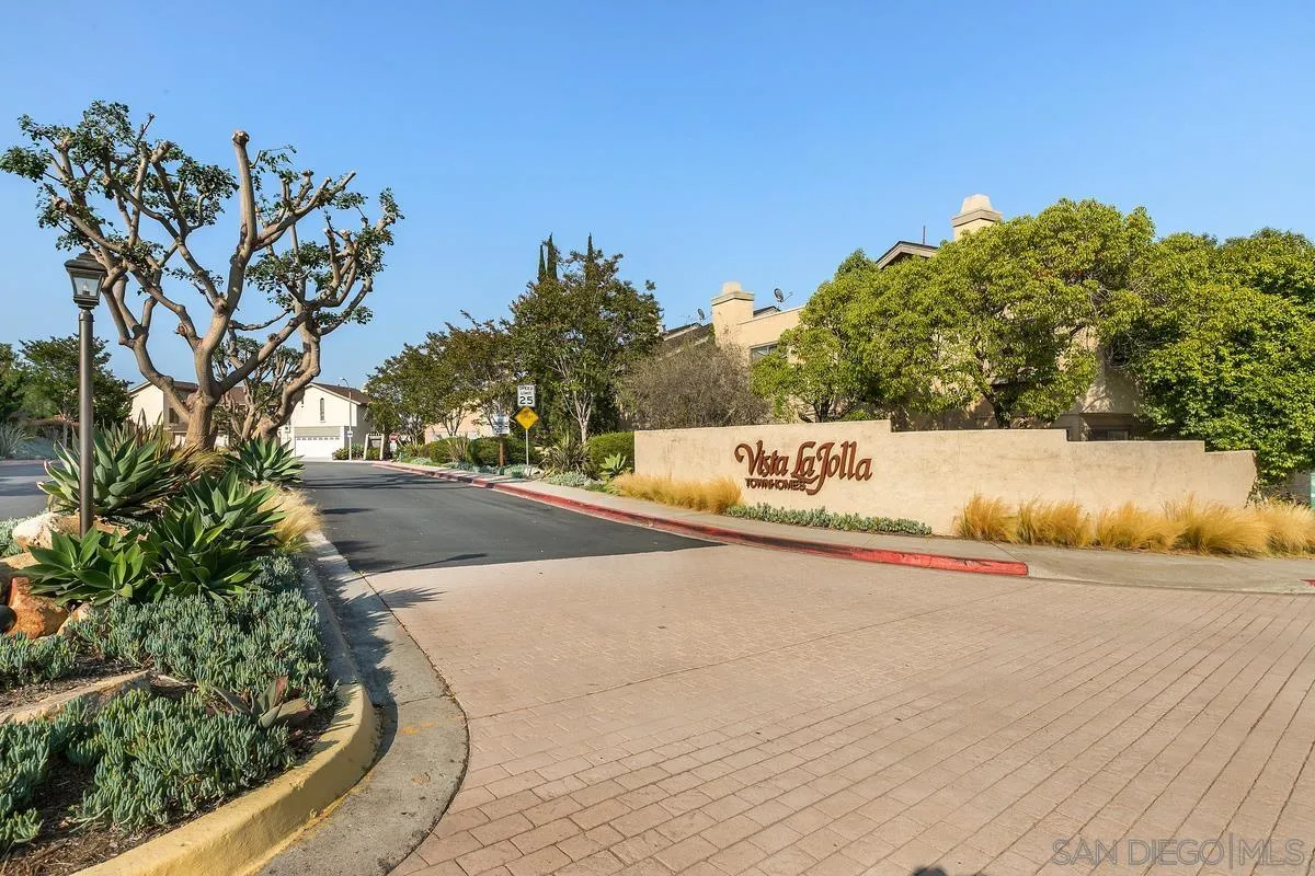 https://cdn.realtyfeed.com/cdn/127/260010947/3d3dab53f311269b4619f9c0692c11c3.webp