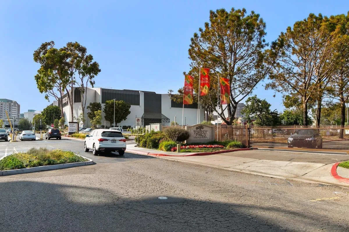 https://cdn.realtyfeed.com/cdn/127/260010947/63ed686d37ecca0c9ad66e18f49d1786.webp