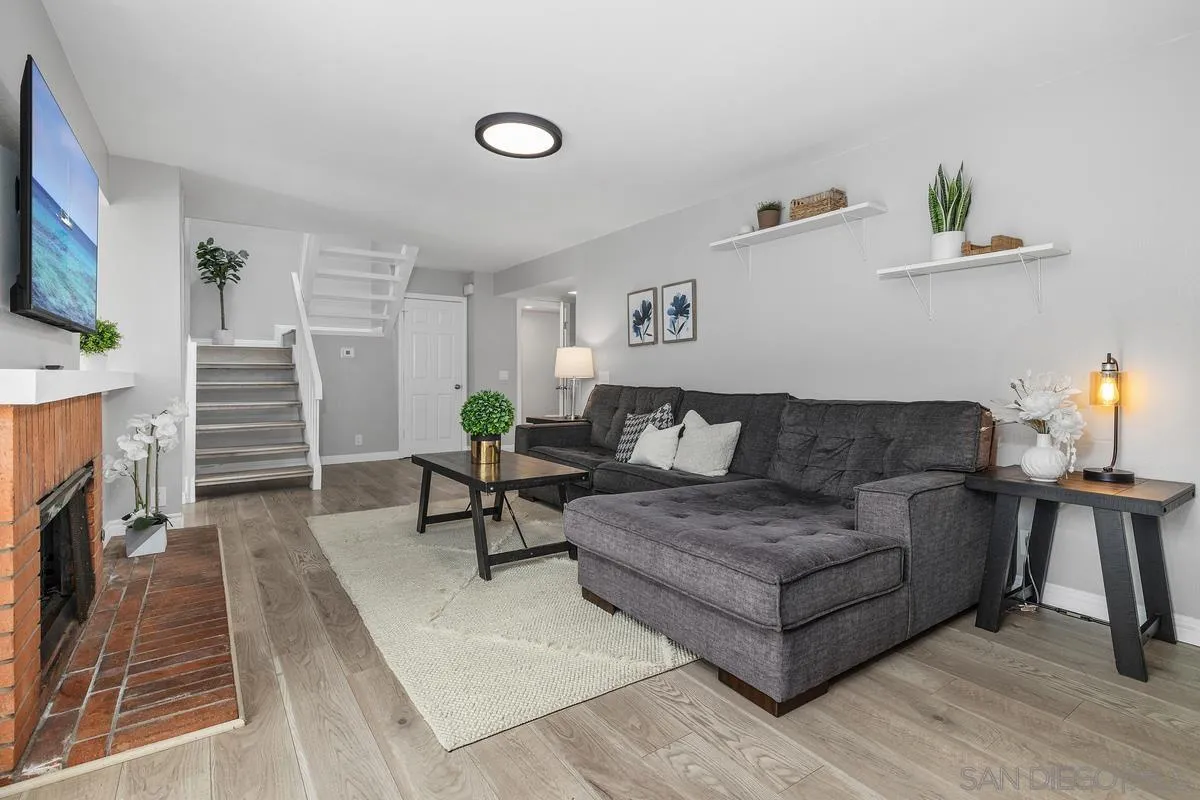 https://cdn.realtyfeed.com/cdn/127/260010947/67c26ee426bf7383e18299119291c39c.webp