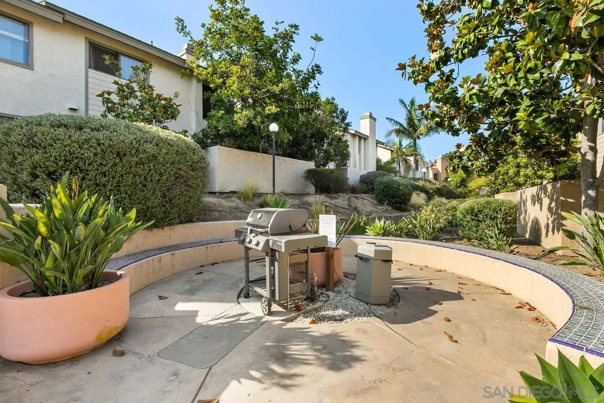 https://cdn.realtyfeed.com/cdn/127/260010947/d9d8c5808b185c9233350af5234c1338.webp