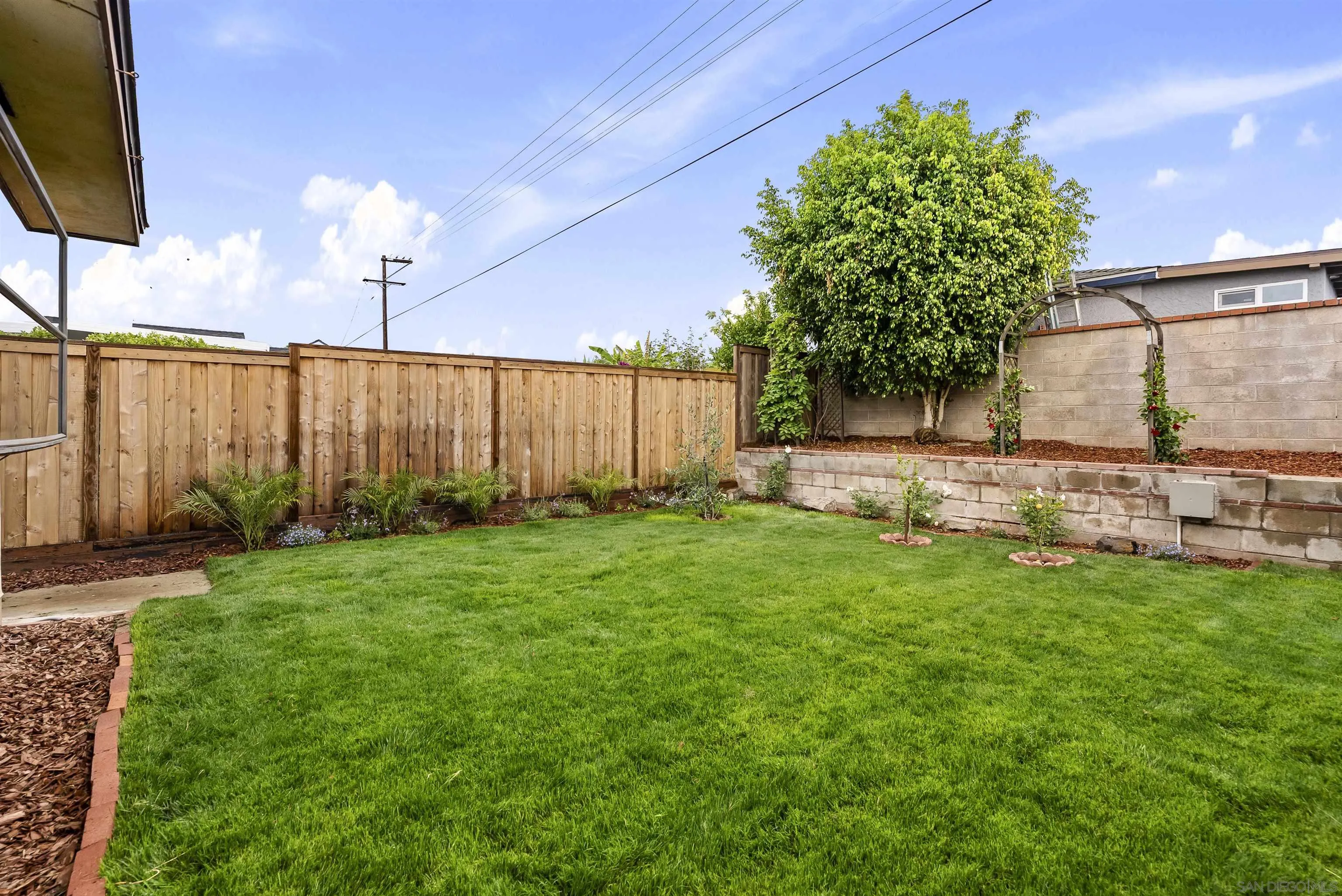 https://cdn.realtyfeed.com/cdn/127/260010948/4a68b341e68cbc05978bef4f93f24275.webp