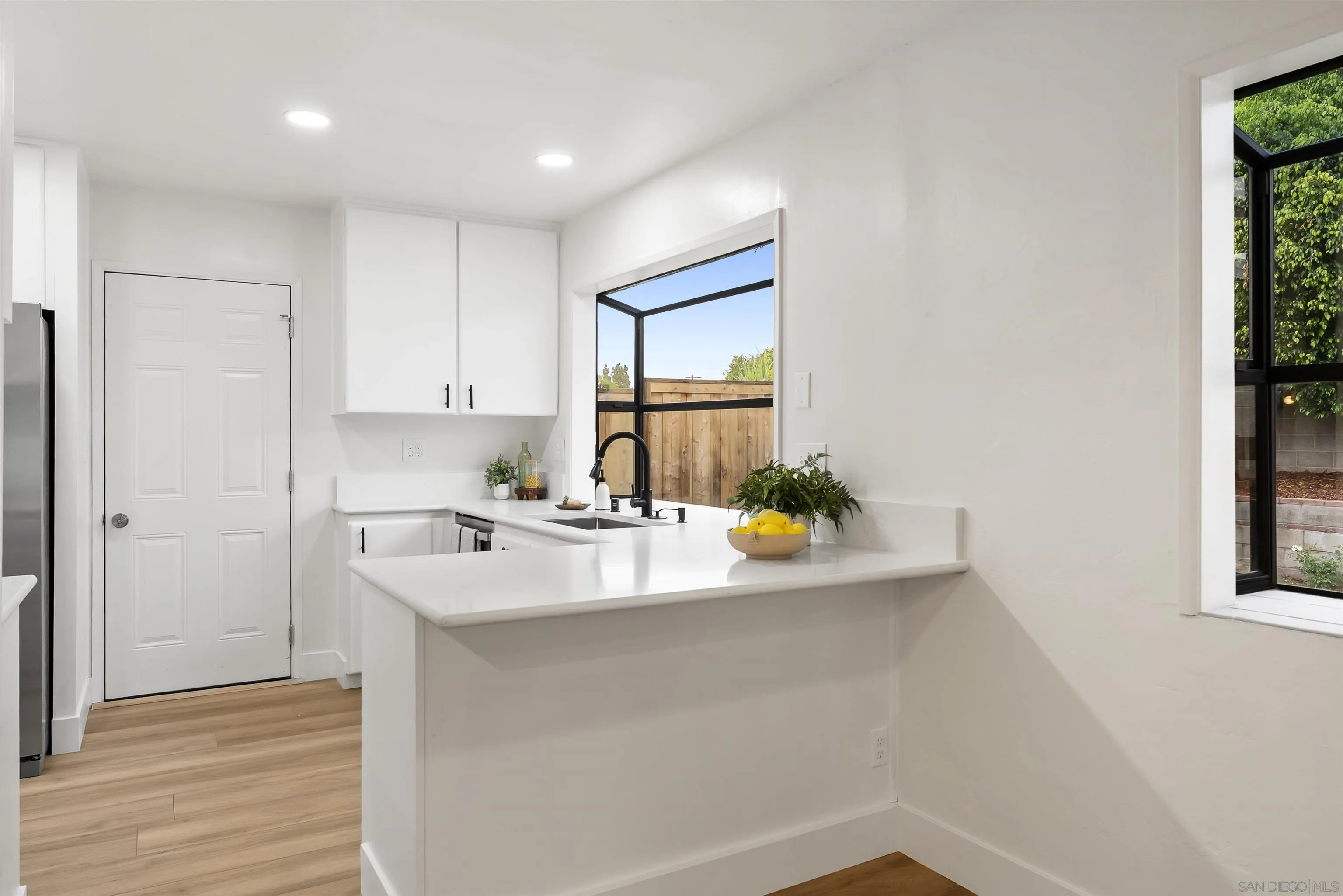 https://cdn.realtyfeed.com/cdn/127/260010948/679421faac6bd783862d9fc111ae4fe3.webp