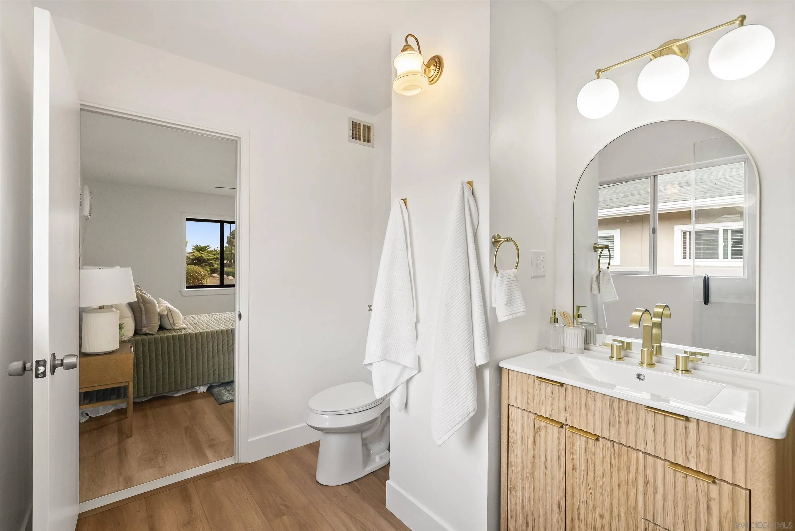 https://cdn.realtyfeed.com/cdn/127/260010948/7c26278fbeadf8433f37124dcdcc5c85.webp