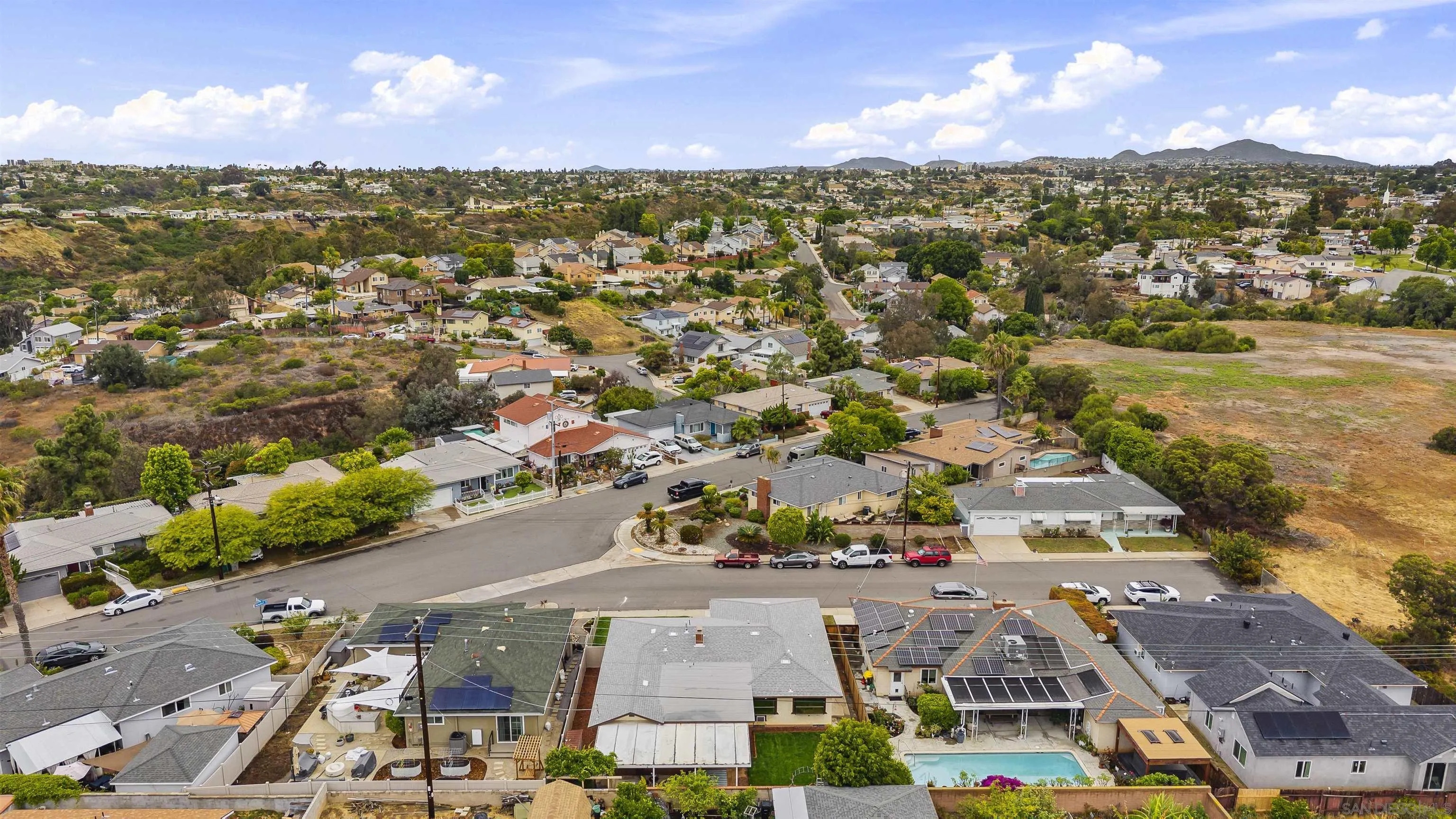 https://cdn.realtyfeed.com/cdn/127/260010948/e0cff27aaffc1bc4d83145a13d76f13b.webp