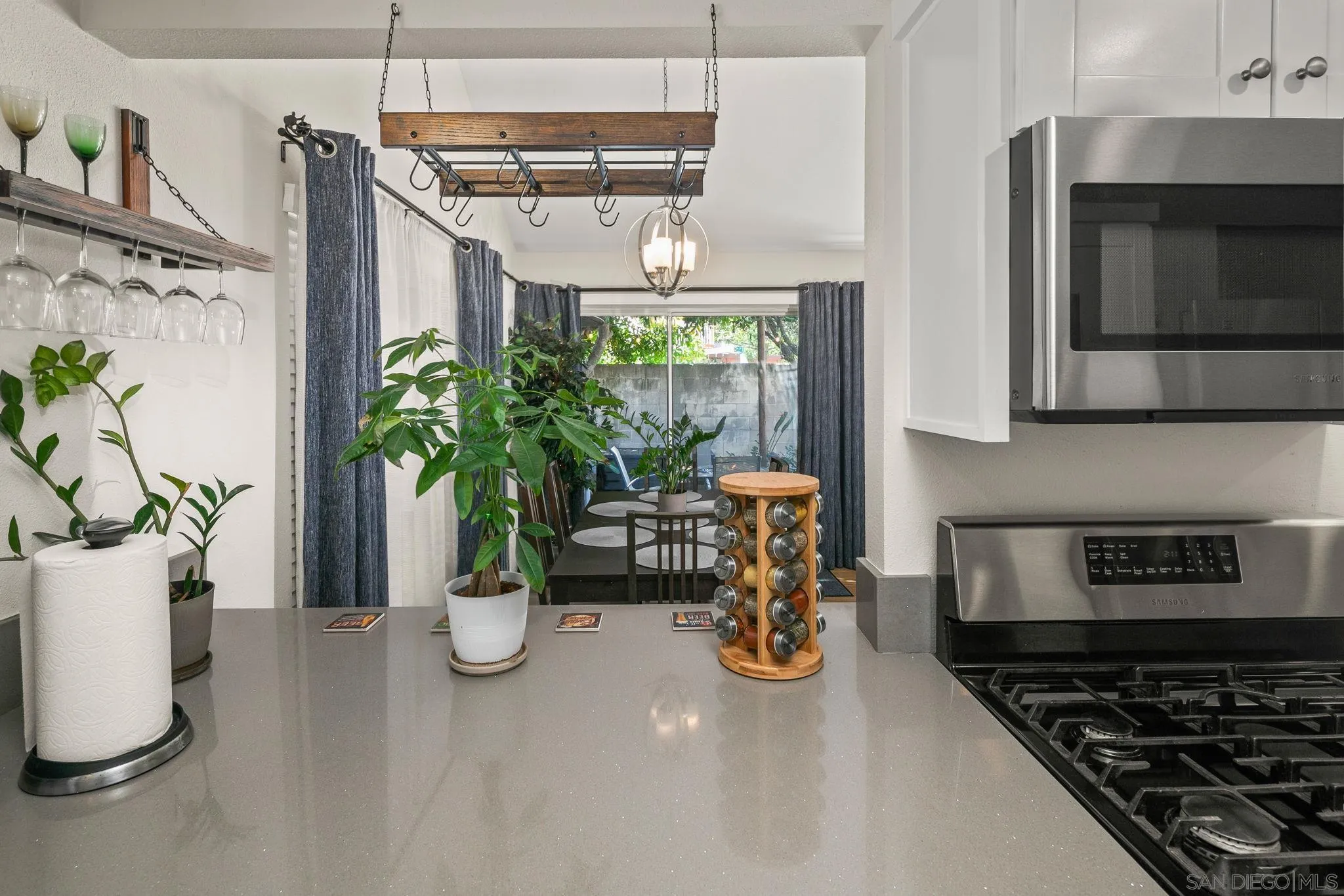 https://cdn.realtyfeed.com/cdn/127/260010949/1a369f33f7a7ee494df2867ff29adf52.webp
