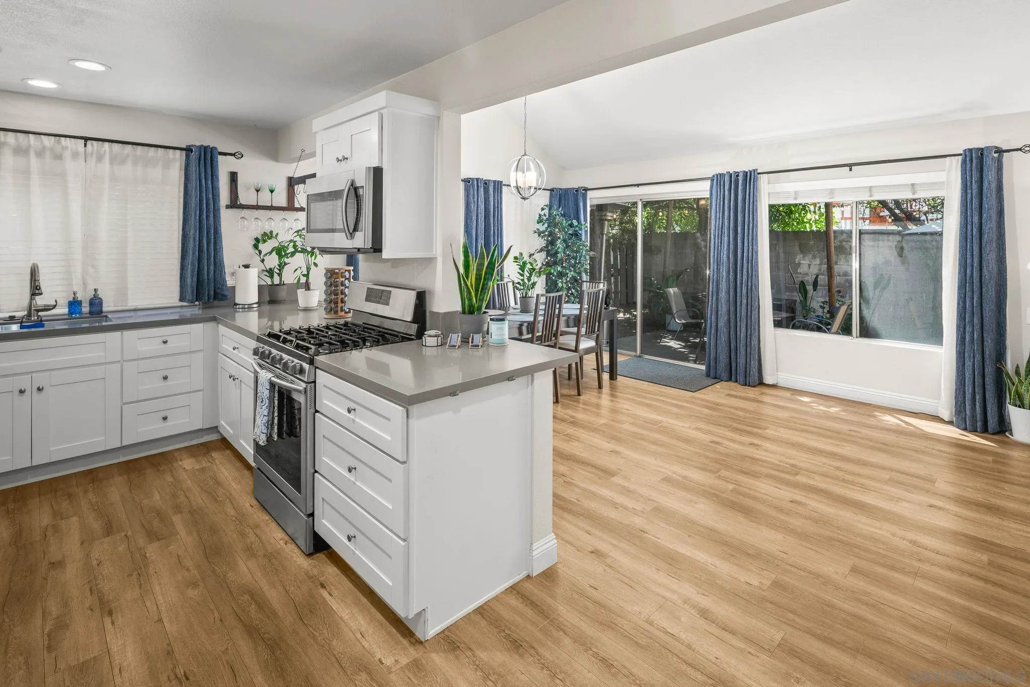 https://cdn.realtyfeed.com/cdn/127/260010949/1f925e7517582396551a9ac2ebe08ccd.webp