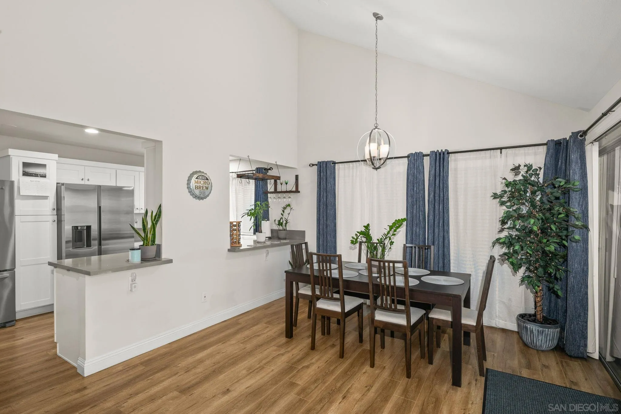 https://cdn.realtyfeed.com/cdn/127/260010949/21f96f9c394cef44ed8e1c4b315f5513.webp