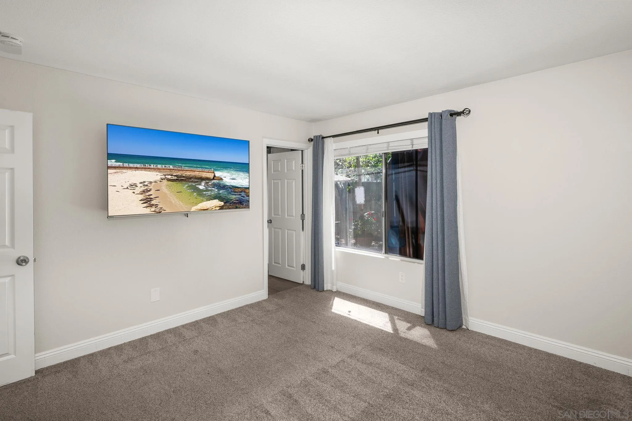 https://cdn.realtyfeed.com/cdn/127/260010949/4d4eec3a3321d712240741ec3b015288.webp