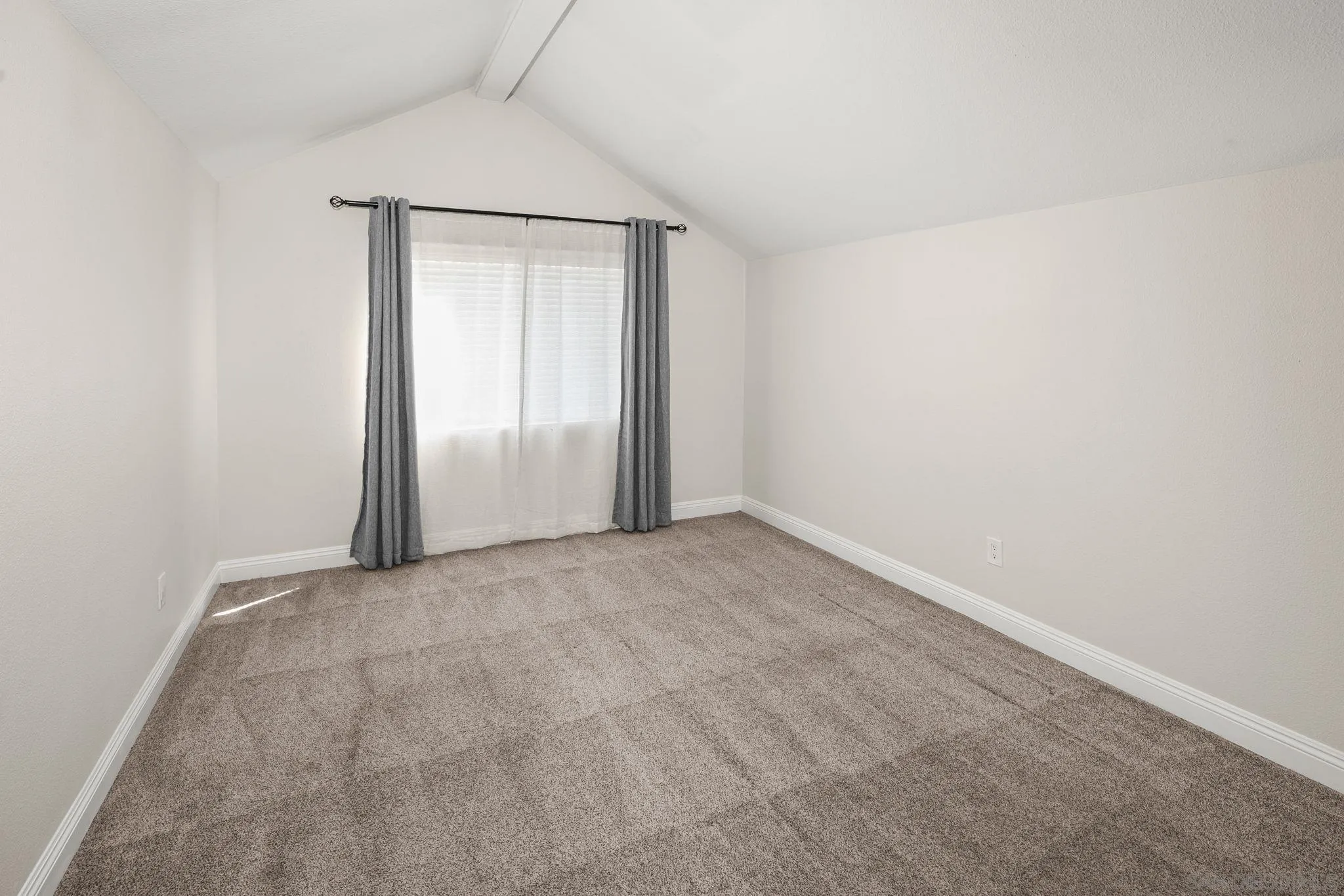 https://cdn.realtyfeed.com/cdn/127/260010949/abdfe41150a0837ffb898841514ee3da.webp