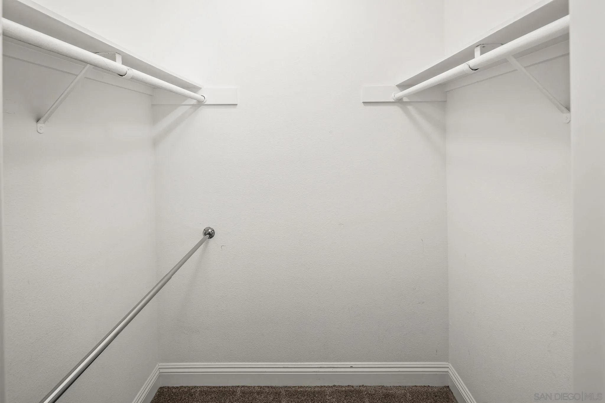 https://cdn.realtyfeed.com/cdn/127/260010949/ad0eb3cbd844a430161959af80a1d191.webp