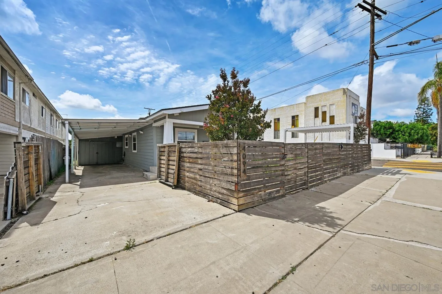 https://cdn.realtyfeed.com/cdn/127/260010950/22d1714009be6324cb445fe76c8ccd84.webp