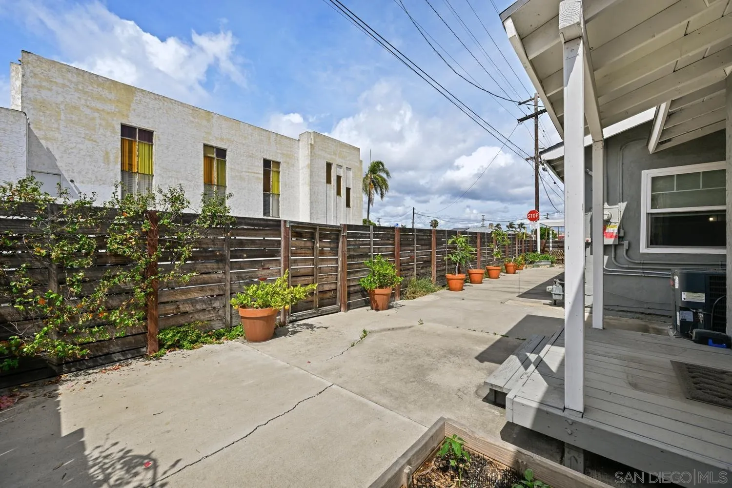 https://cdn.realtyfeed.com/cdn/127/260010950/52e45c2b6623d590f3038bd6d0ad2091.webp