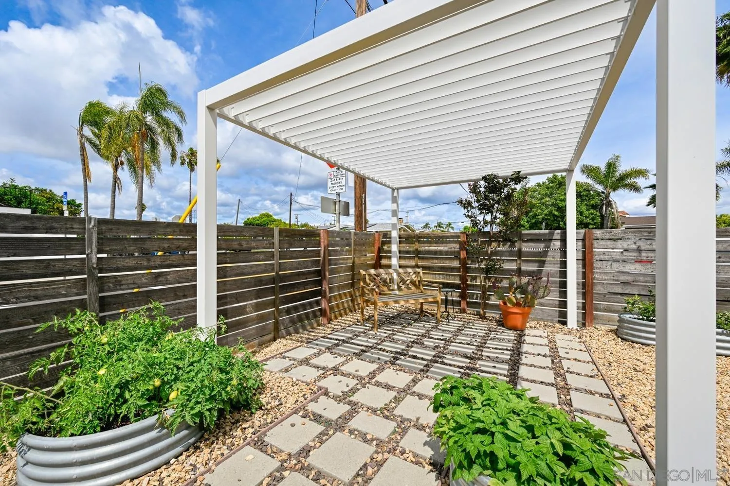 https://cdn.realtyfeed.com/cdn/127/260010950/dde2f6ddbe5399b5d6d0c2900750771c.webp