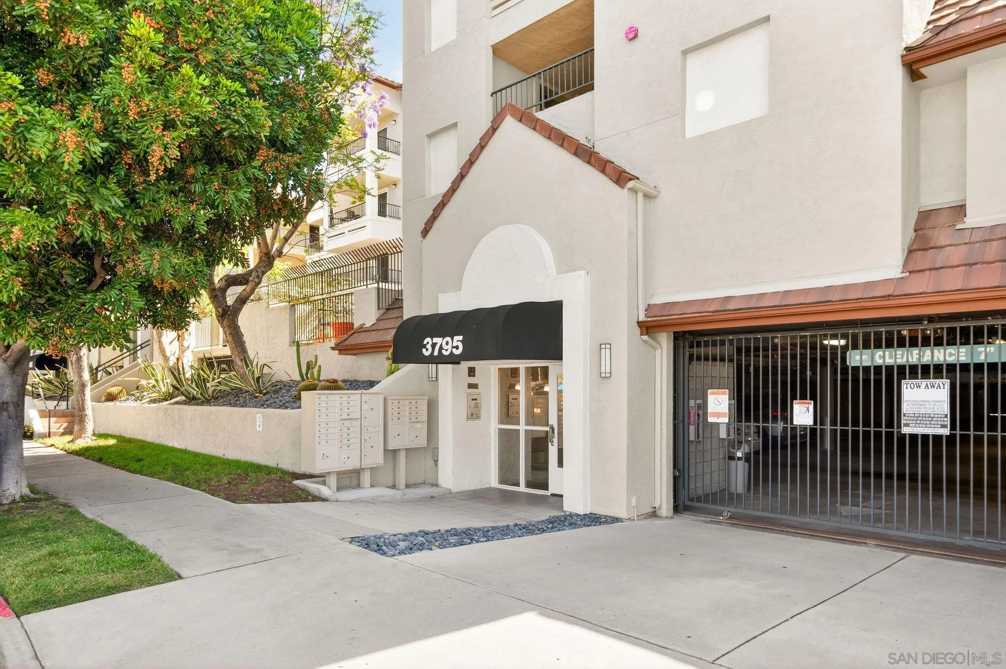 https://cdn.realtyfeed.com/cdn/127/260010951/3f55f5f2d5162fb2e9bc126f4bc80037.webp