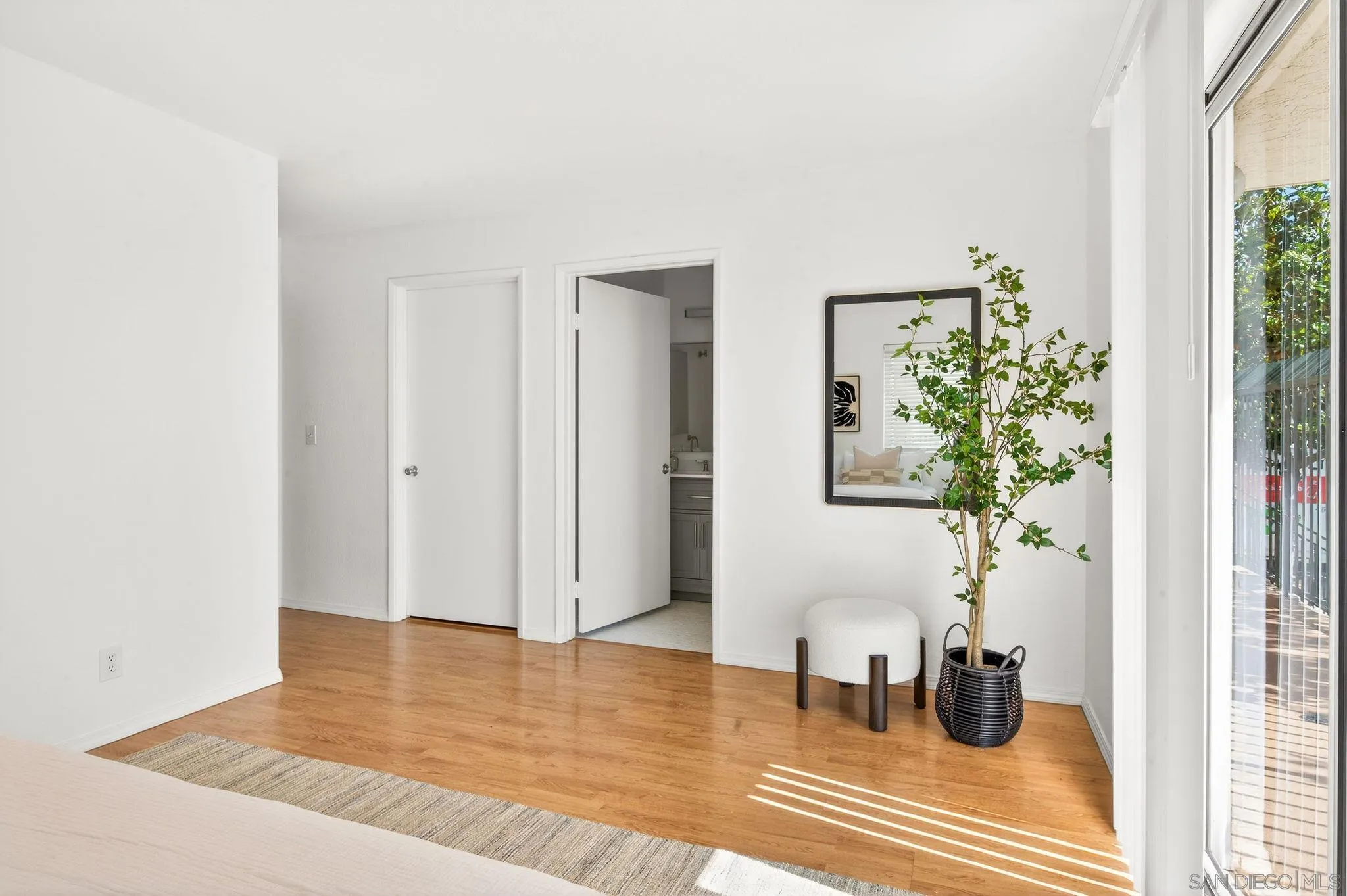 https://cdn.realtyfeed.com/cdn/127/260010951/4778997086028612eef10d598e44308b.webp