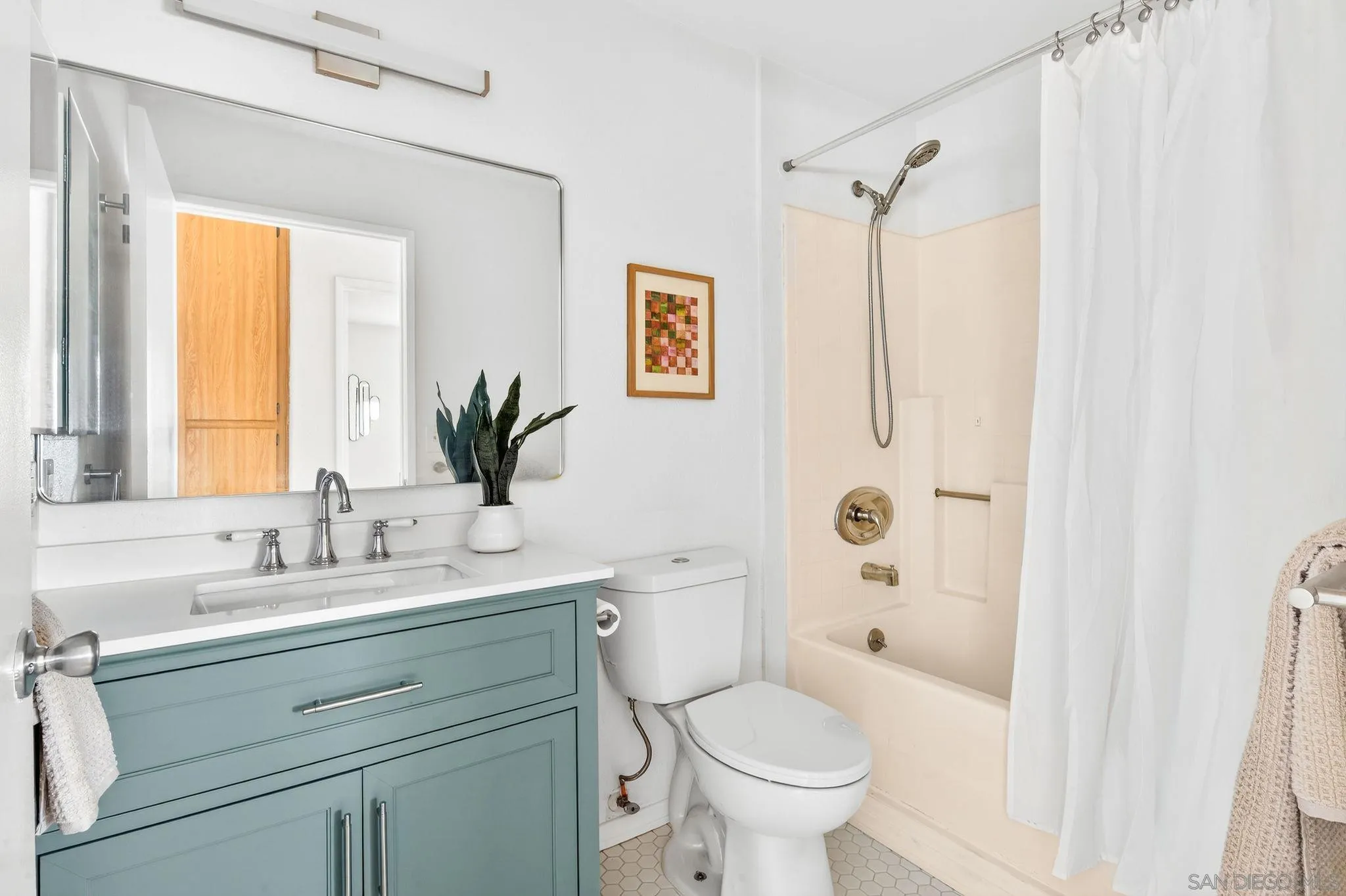 https://cdn.realtyfeed.com/cdn/127/260010951/ede42924fa59f2b0f812ee723b742cdf.webp