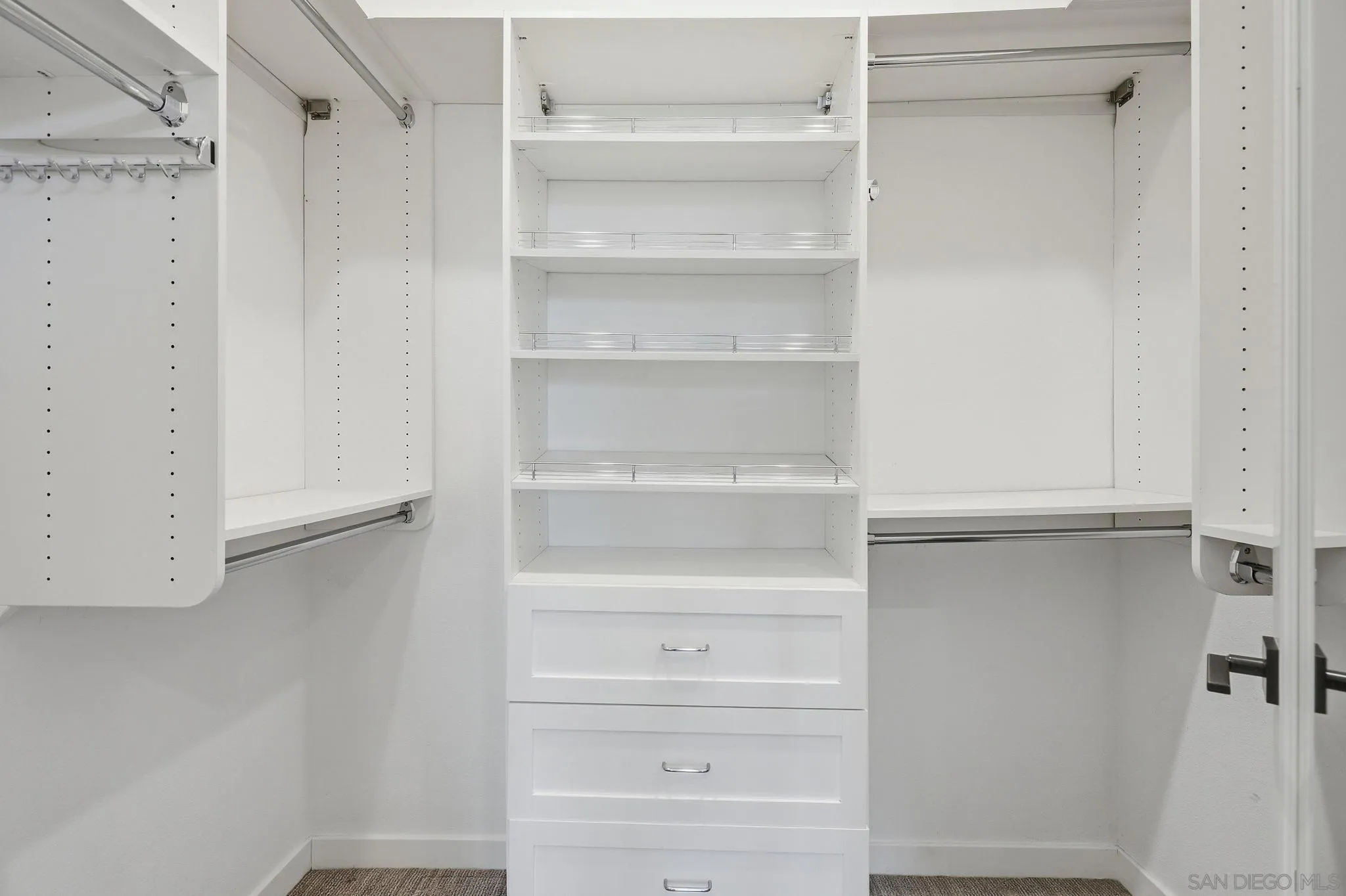 Photo #23: 260010953 Listing: Photo #23