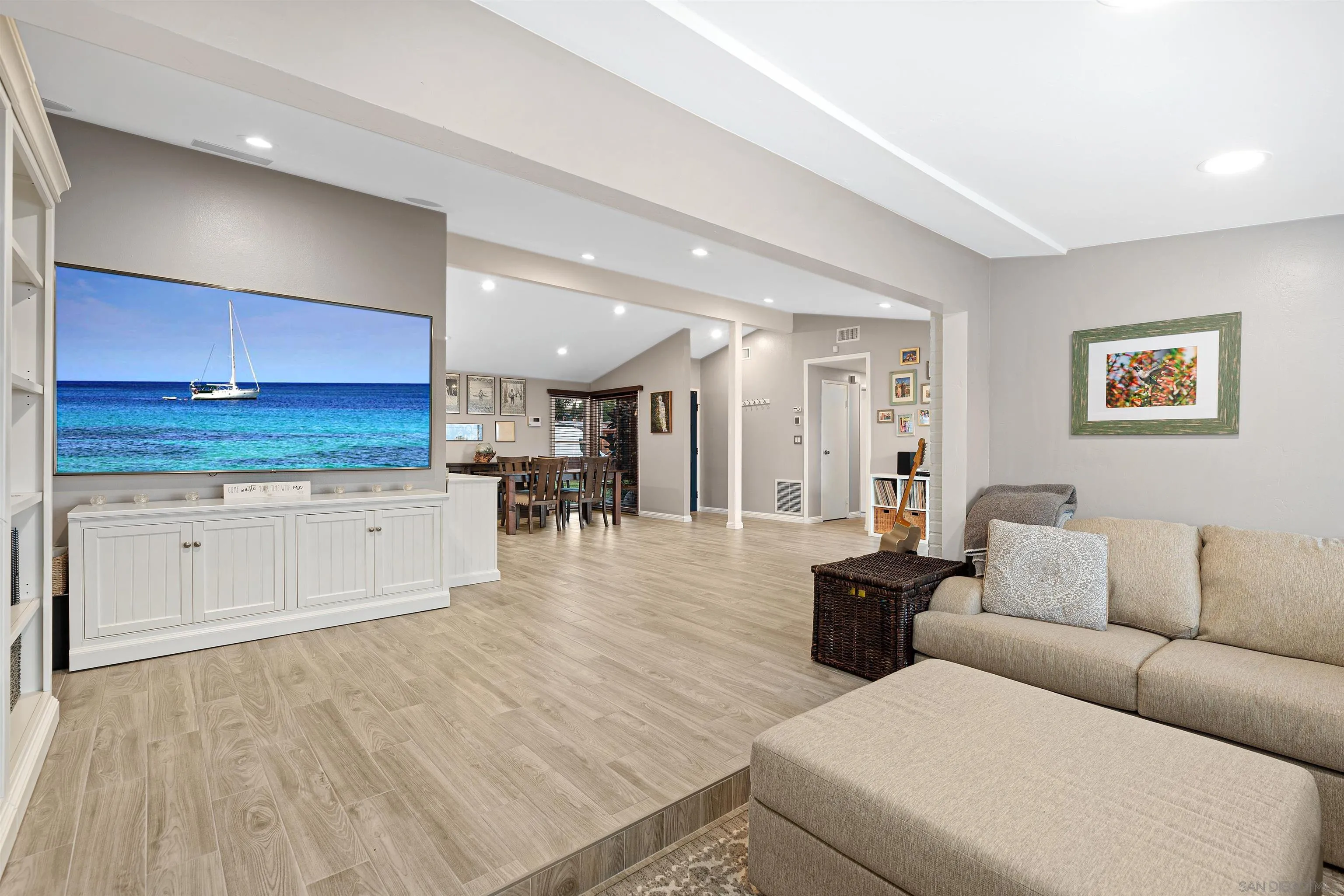 https://cdn.realtyfeed.com/cdn/127/260010954/030367782c3b81817add1cac98fcdb14.webp