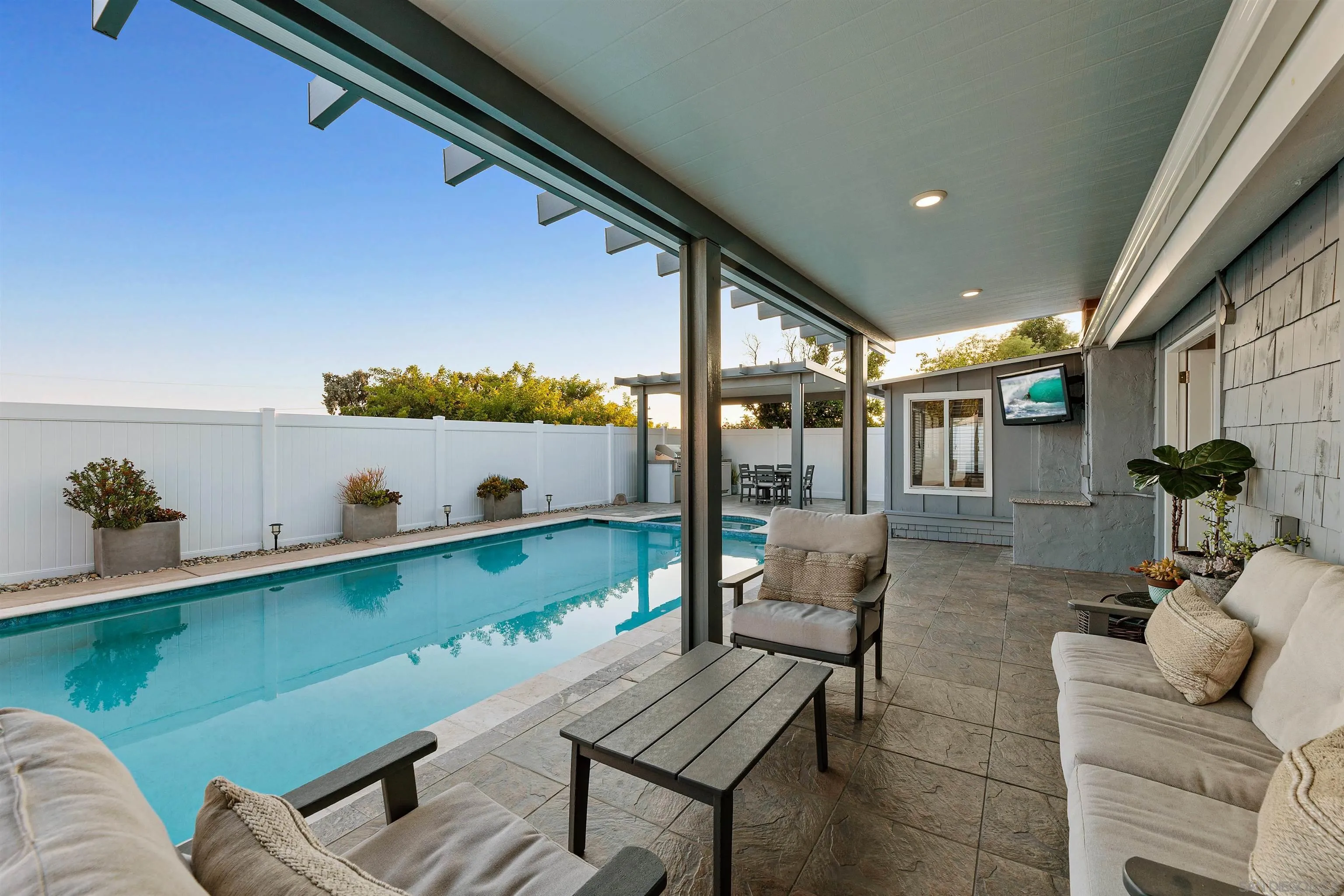 https://cdn.realtyfeed.com/cdn/127/260010954/1c15c5c8a45a19fef236c4db3f85eb58.webp