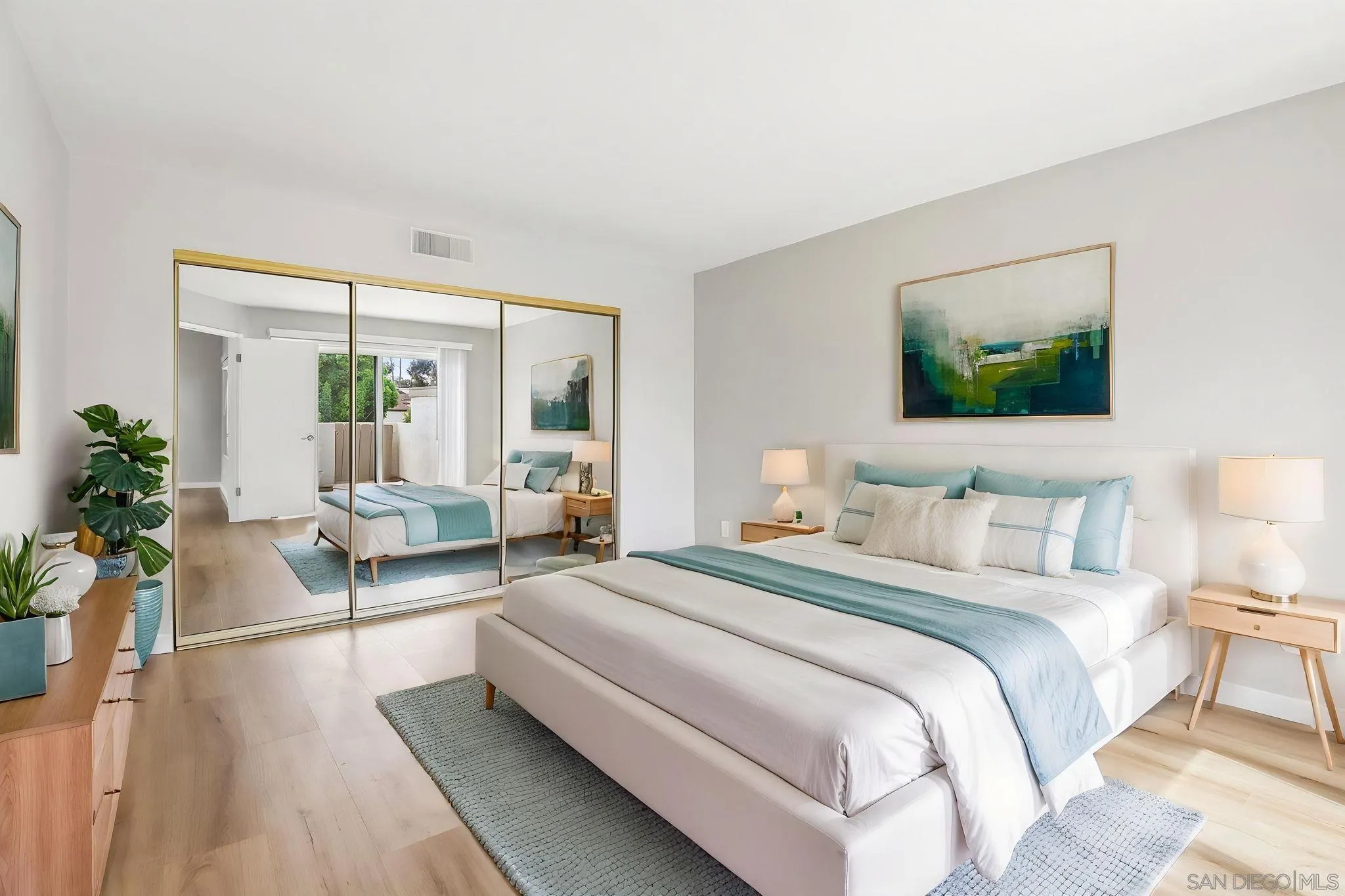 https://cdn.realtyfeed.com/cdn/127/260010957/817063272851fdcfd8215ebc3183a467.webp