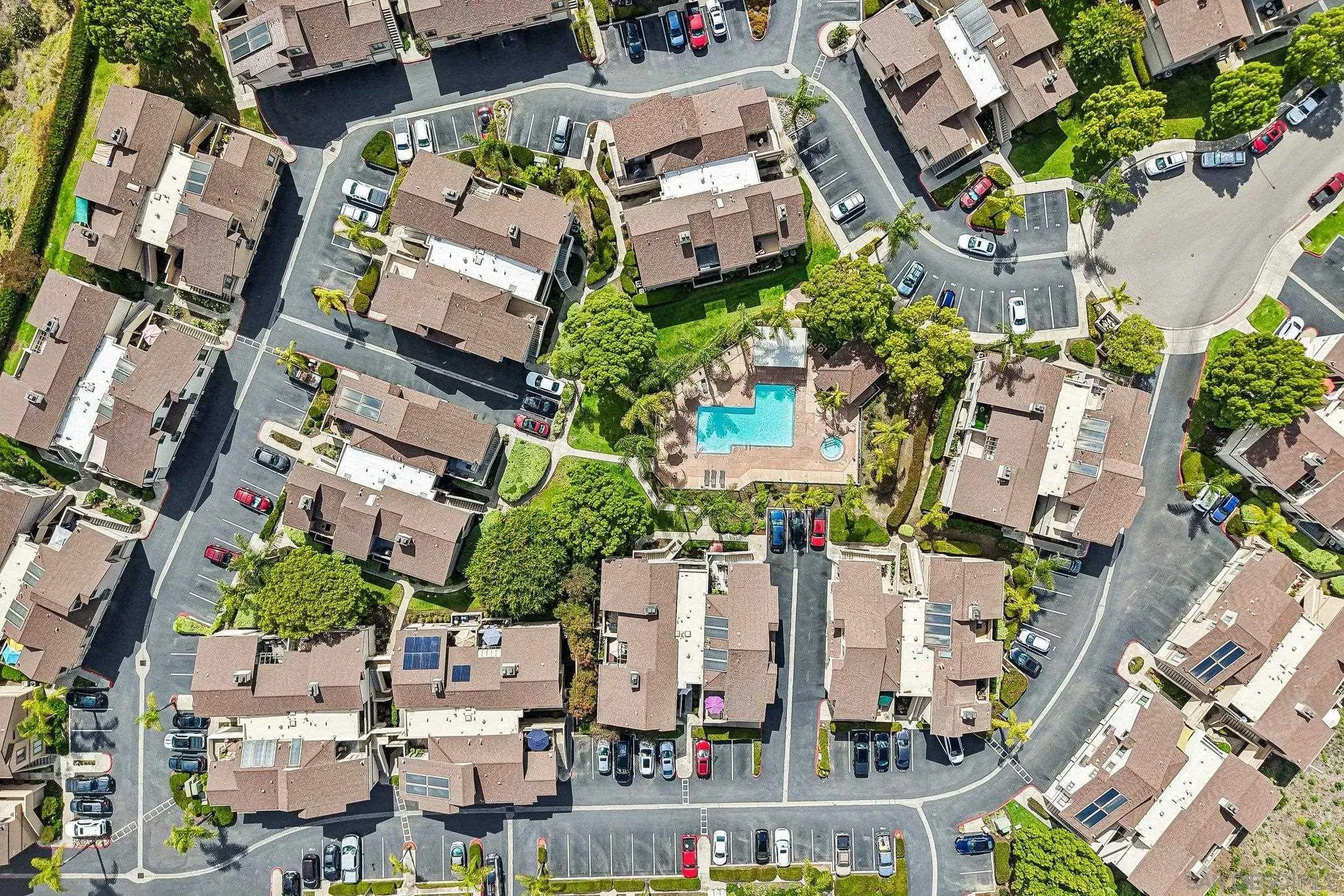 https://cdn.realtyfeed.com/cdn/127/260010957/da1cfbe1252c2518afbd516493661ed3.webp