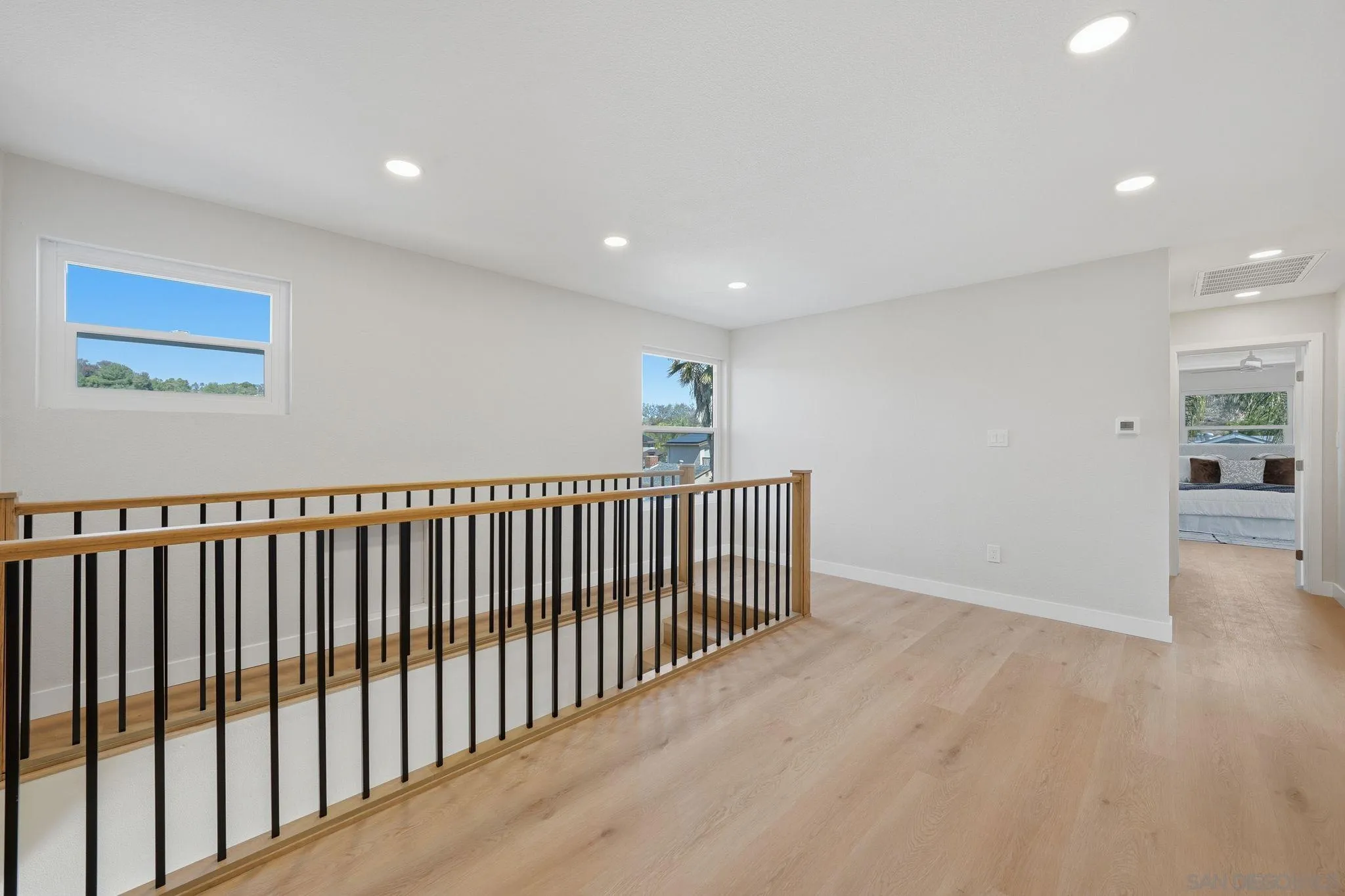 https://cdn.realtyfeed.com/cdn/127/260010959/81dec5dd4dfb1125634af19329dace3c.webp