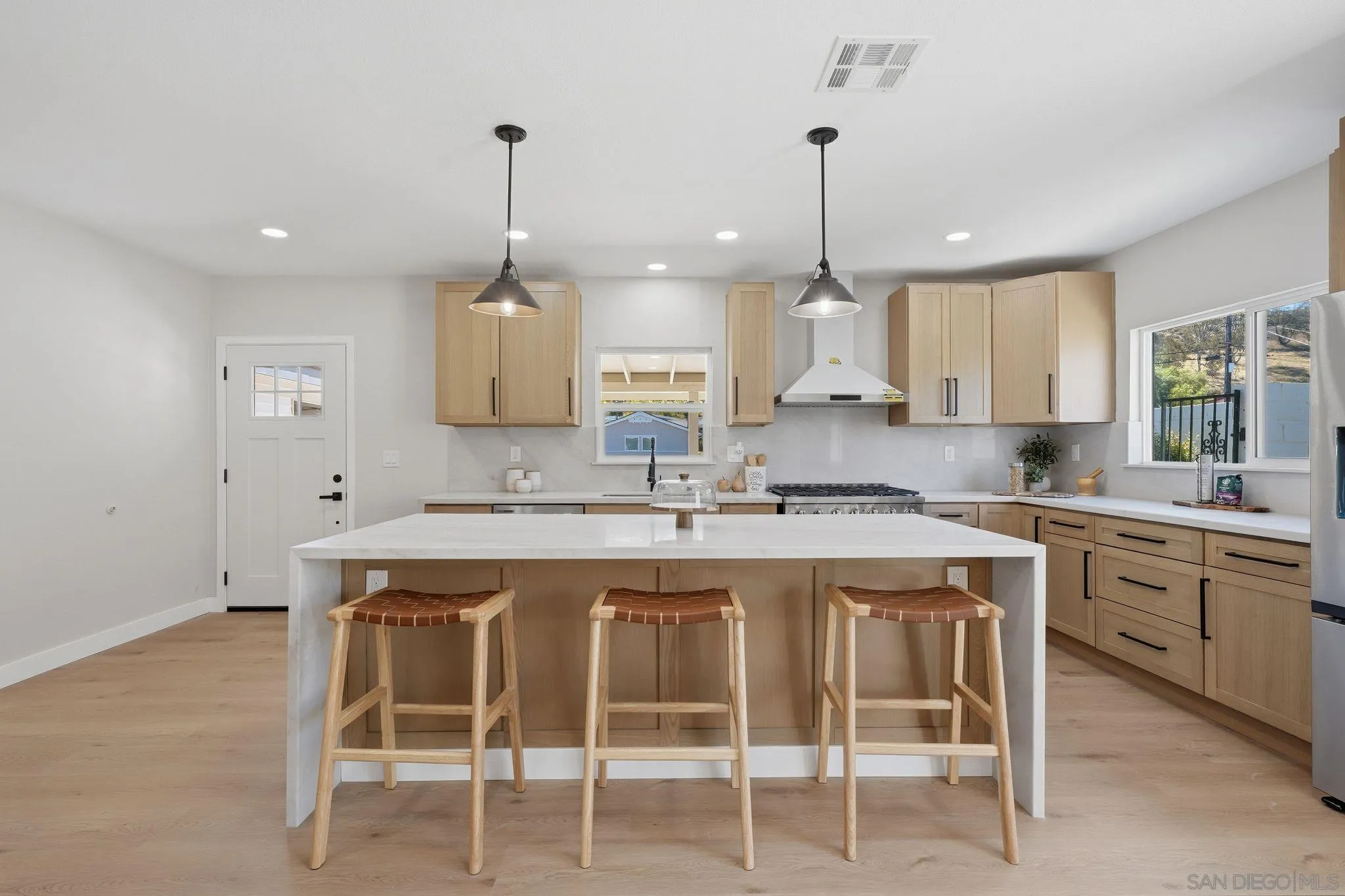https://cdn.realtyfeed.com/cdn/127/260010959/a172cf5284ad7e2bc8910b63b2d959b1.webp