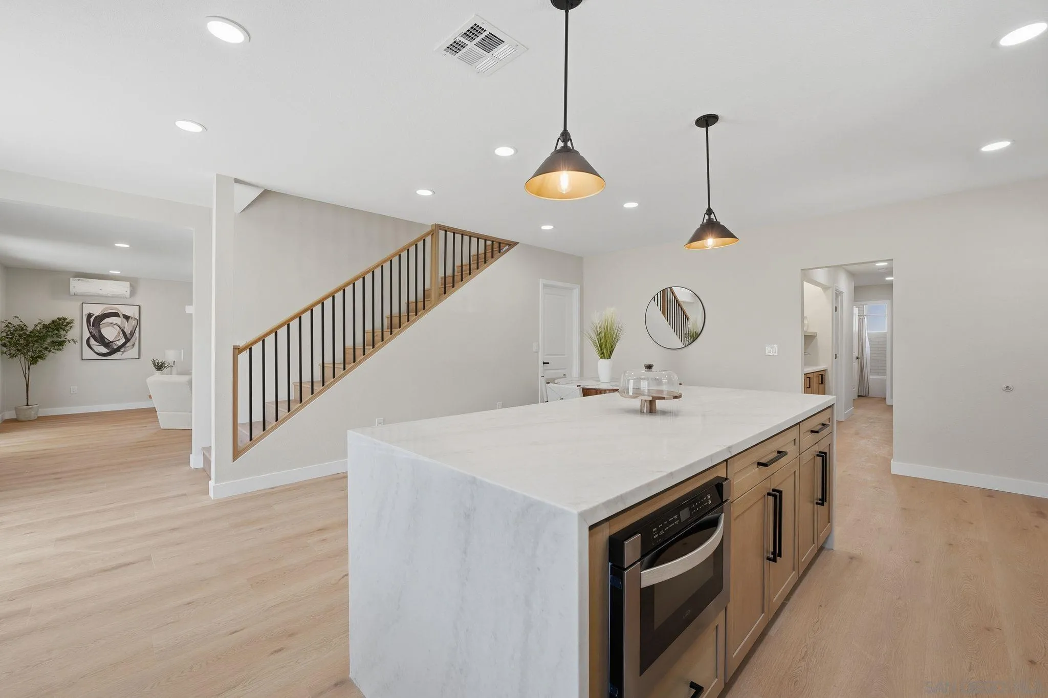 https://cdn.realtyfeed.com/cdn/127/260010959/a7aeb220cb91f25b3597a20e5761692a.webp