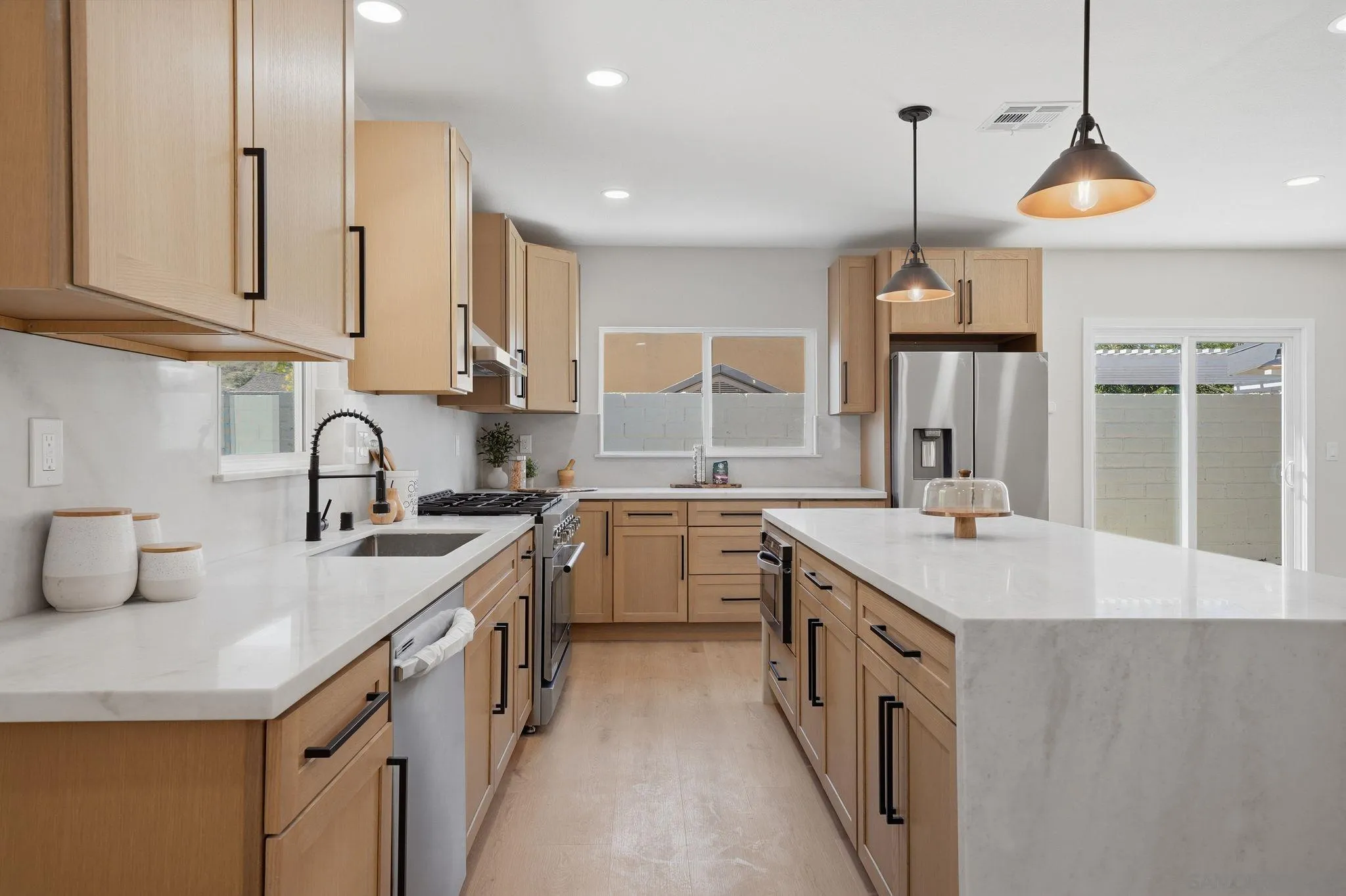https://cdn.realtyfeed.com/cdn/127/260010959/b6b091b02a91ad90c011cd4a7e095234.webp