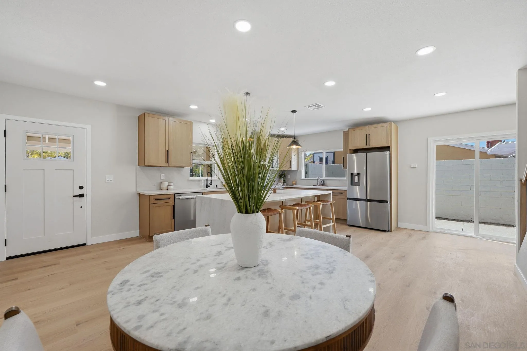 https://cdn.realtyfeed.com/cdn/127/260010959/f969dca4e9619b198b9e064b2d2bf927.webp