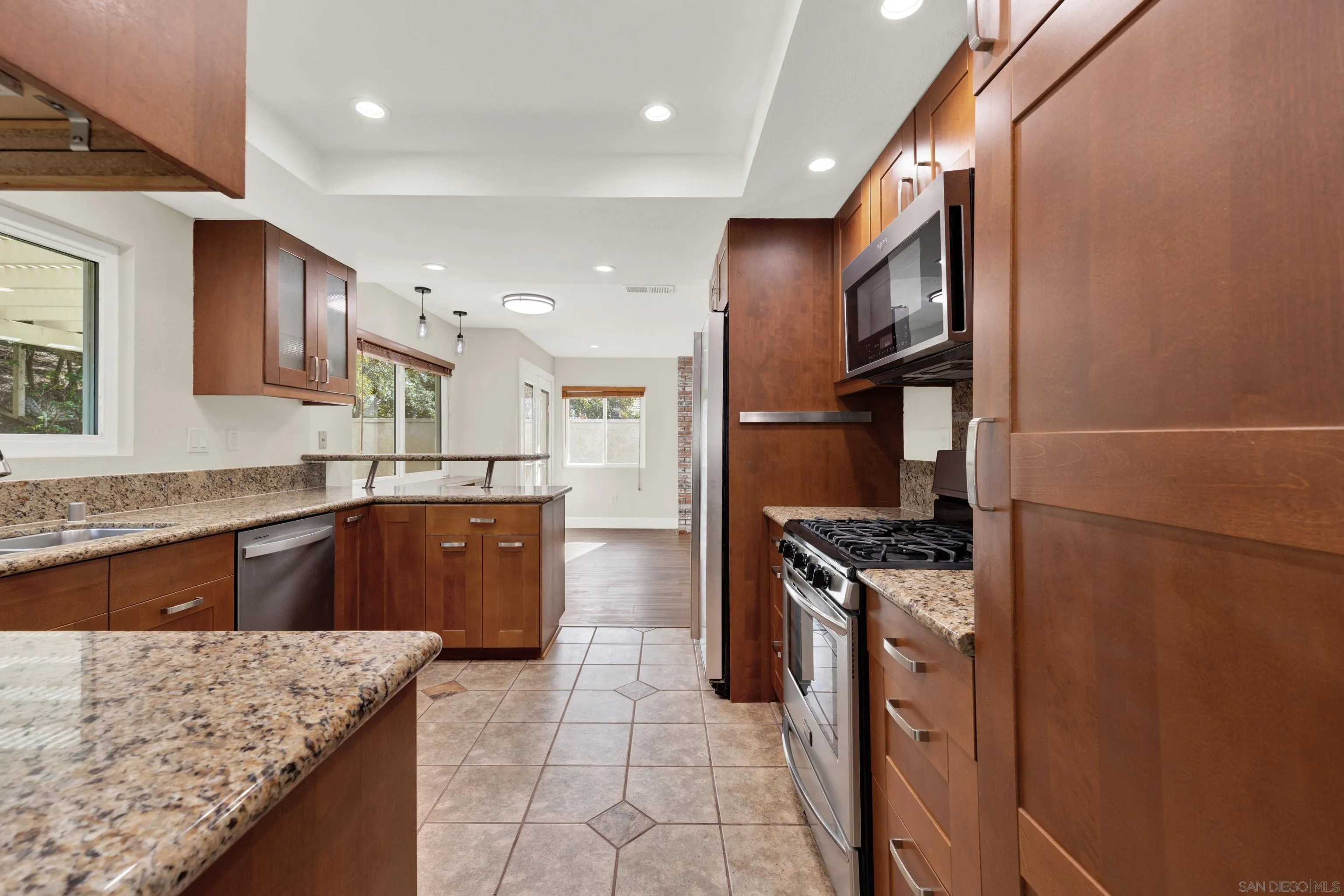 https://cdn.realtyfeed.com/cdn/127/260010960/4ec2855a40ee7d88d403087279a6710e.webp