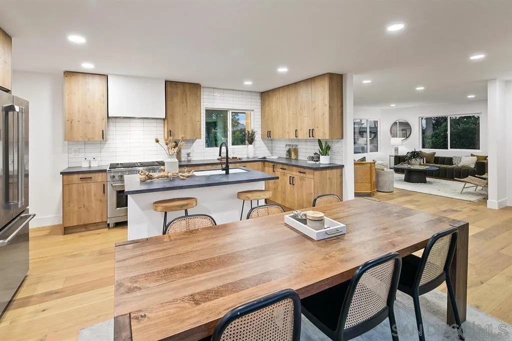 https://cdn.realtyfeed.com/cdn/127/260010961/c594b675b53344c5dbf68697b03e8c44.webp